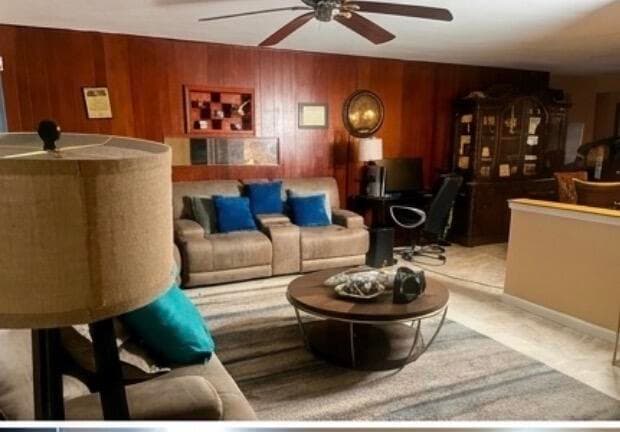 729 Ilex Court, West Palm Beach, FL 33403 — photo 4 of 7