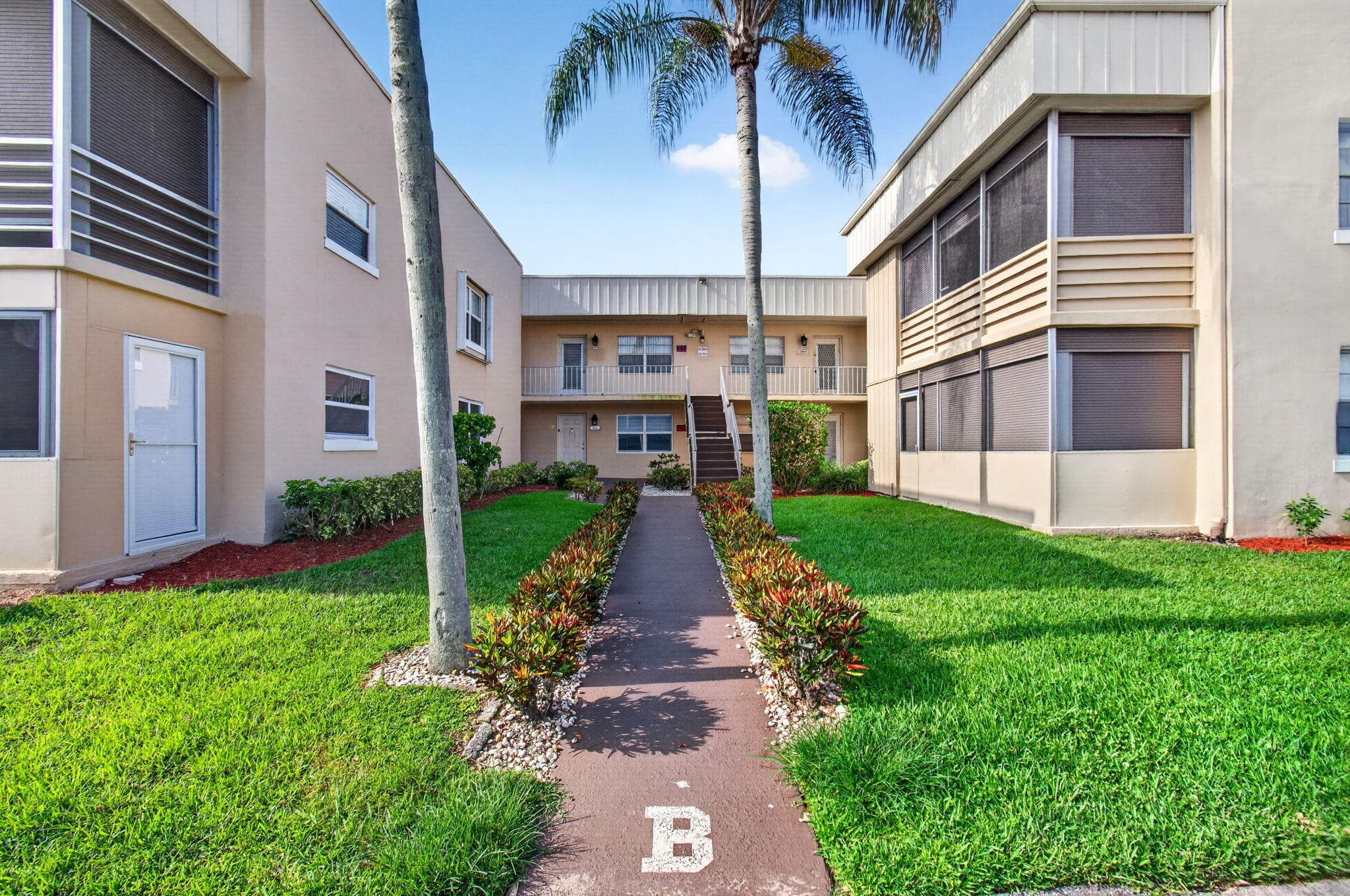 95 Burgundy B, Delray Beach, FL 33484 — photo 1 of 52