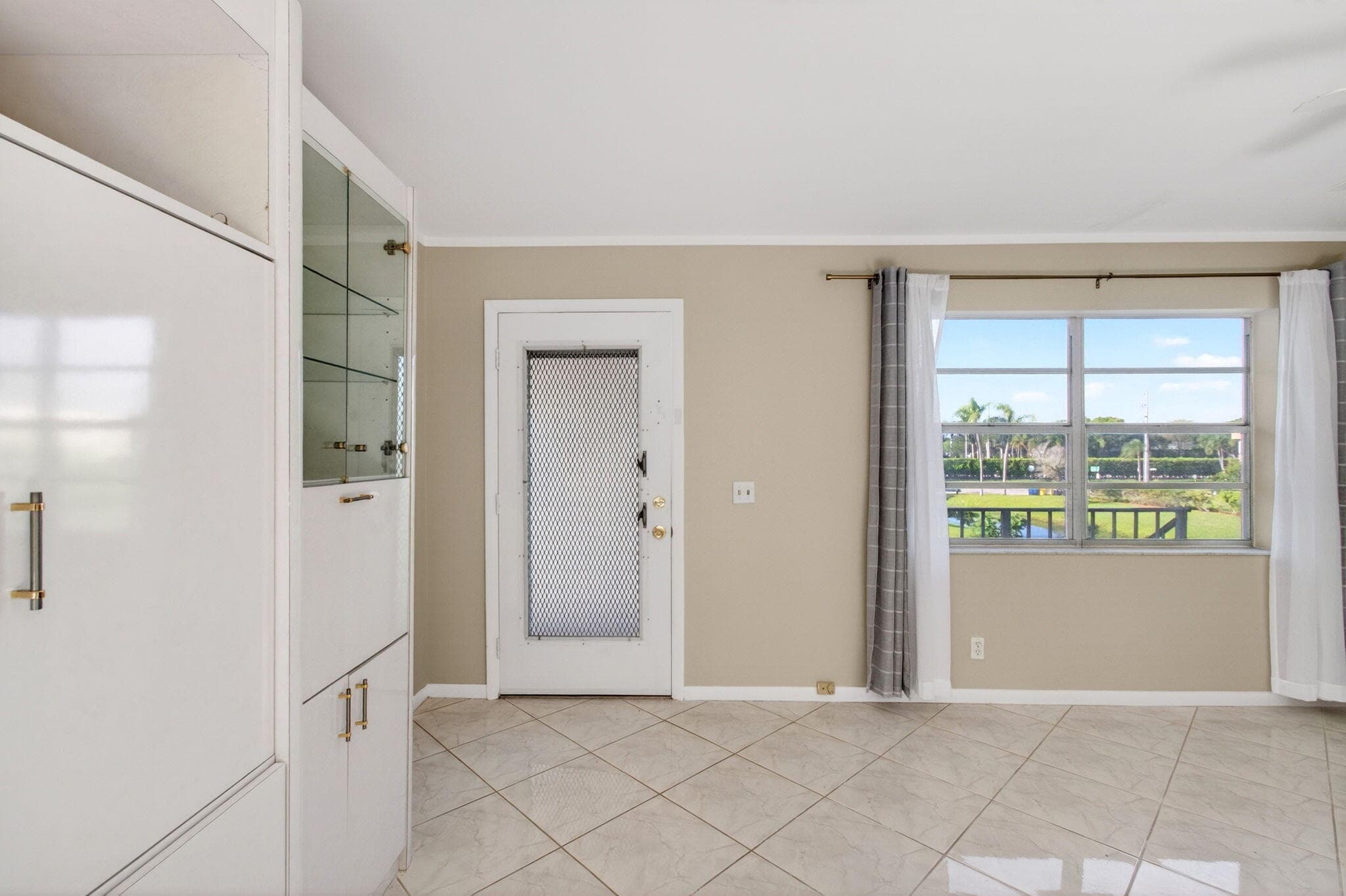 95 Burgundy B, Delray Beach, FL 33484 — photo 4 of 52