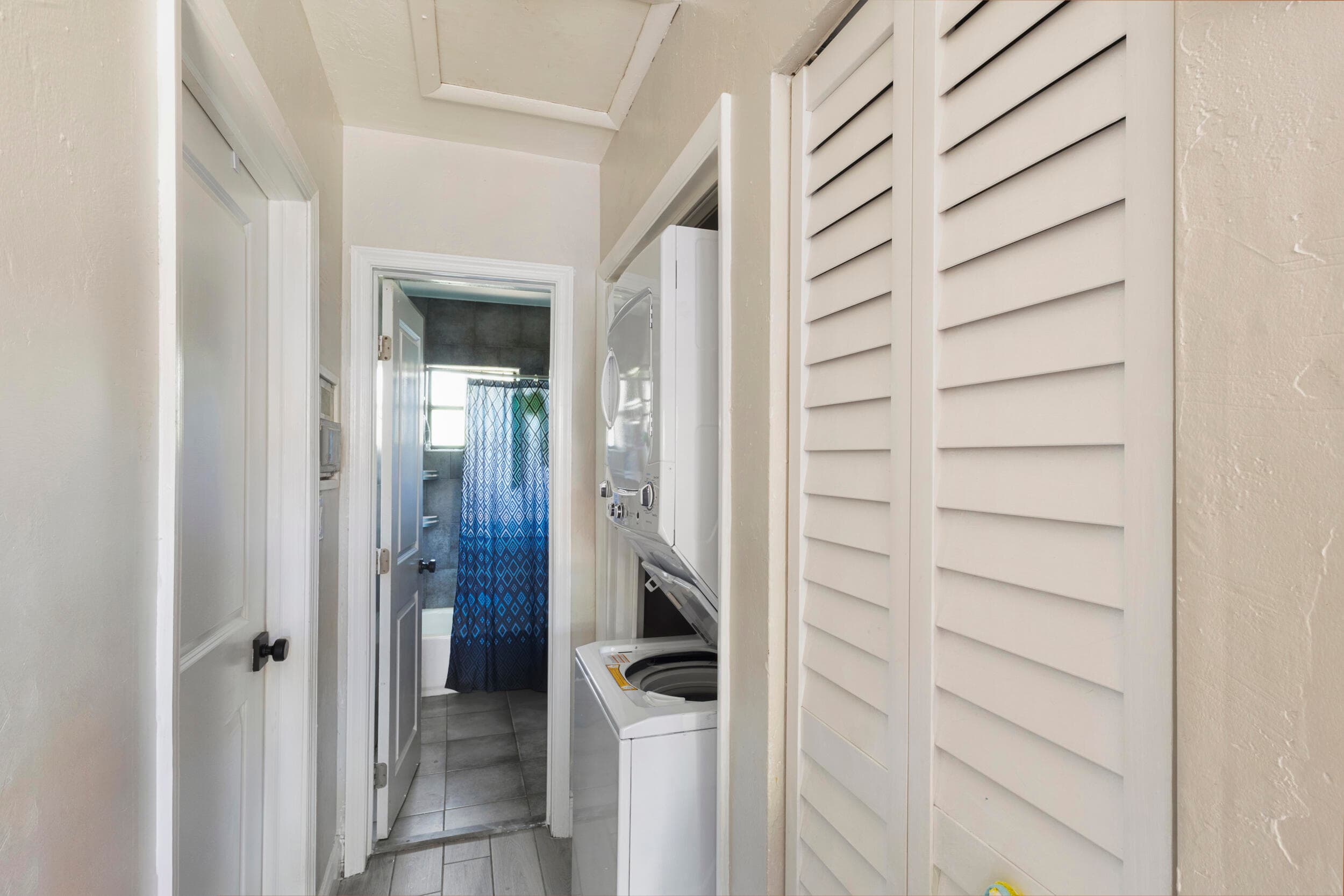 730 NW 4th Avenue, Fort Lauderdale, FL 33311 — photo 16 of 27
