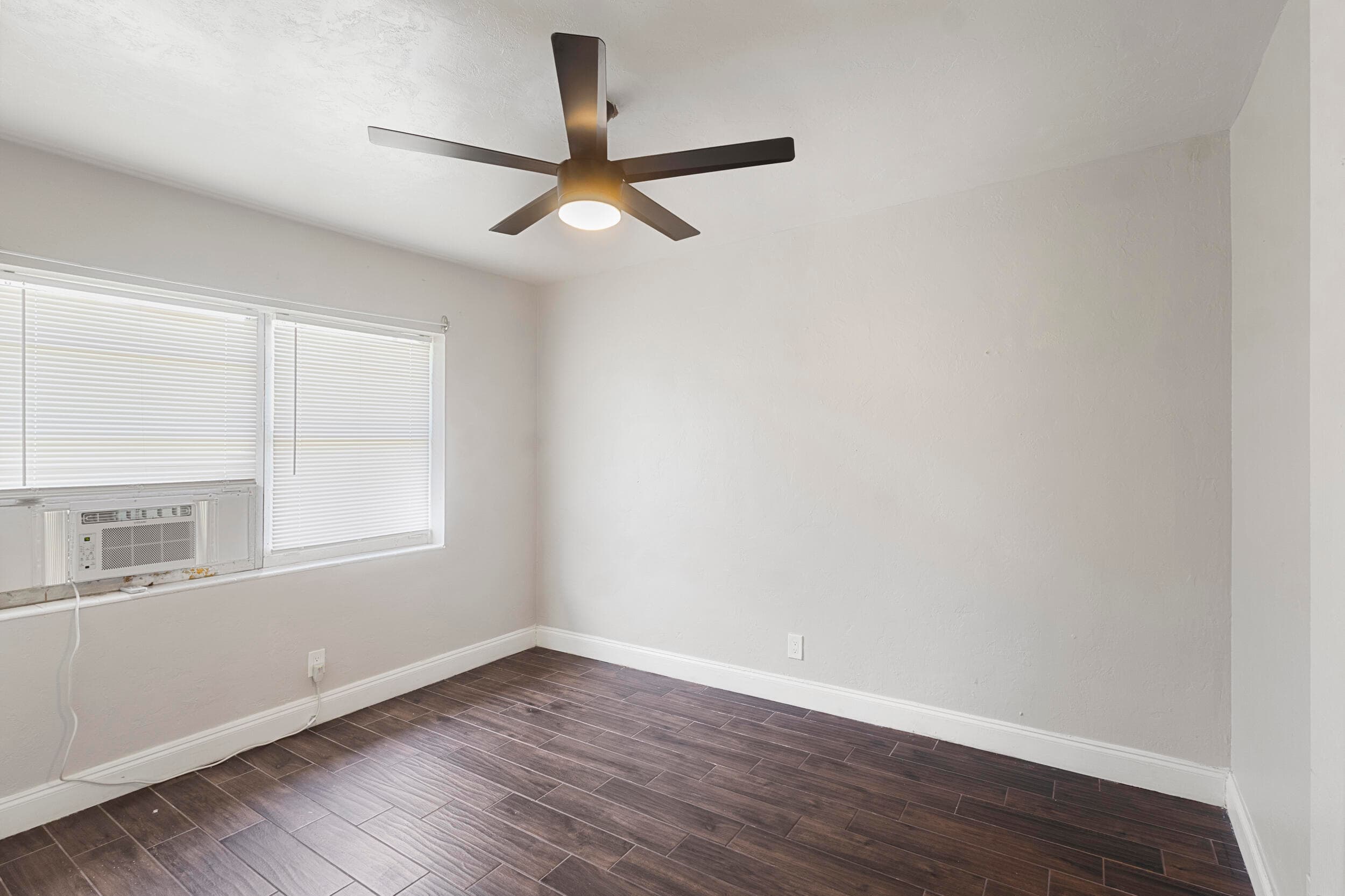 730 NW 4th Avenue, Fort Lauderdale, FL 33311 — photo 11 of 27