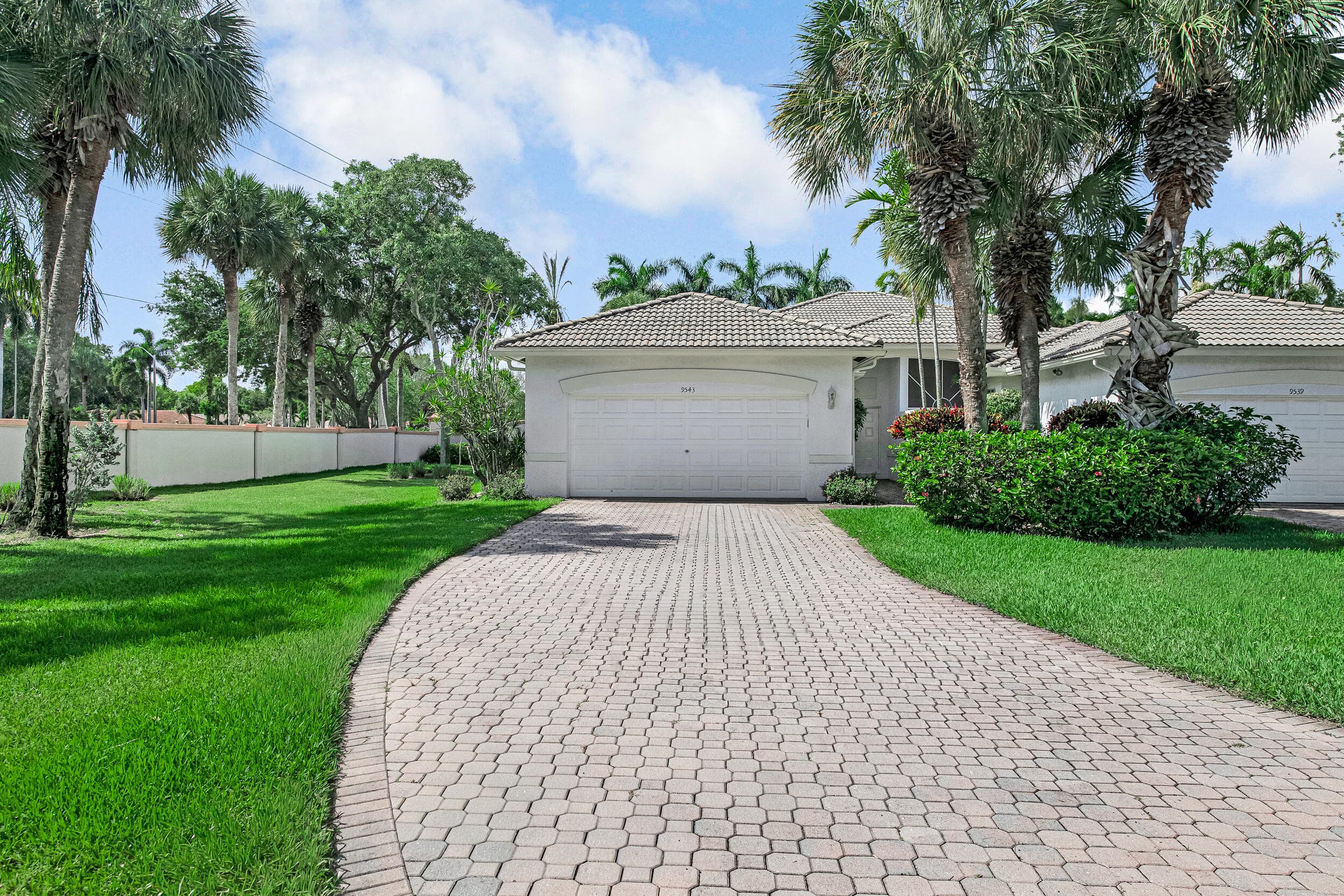 9543 Crescent View Drive N, Boynton Beach, FL 33437 — photo 1 of 75