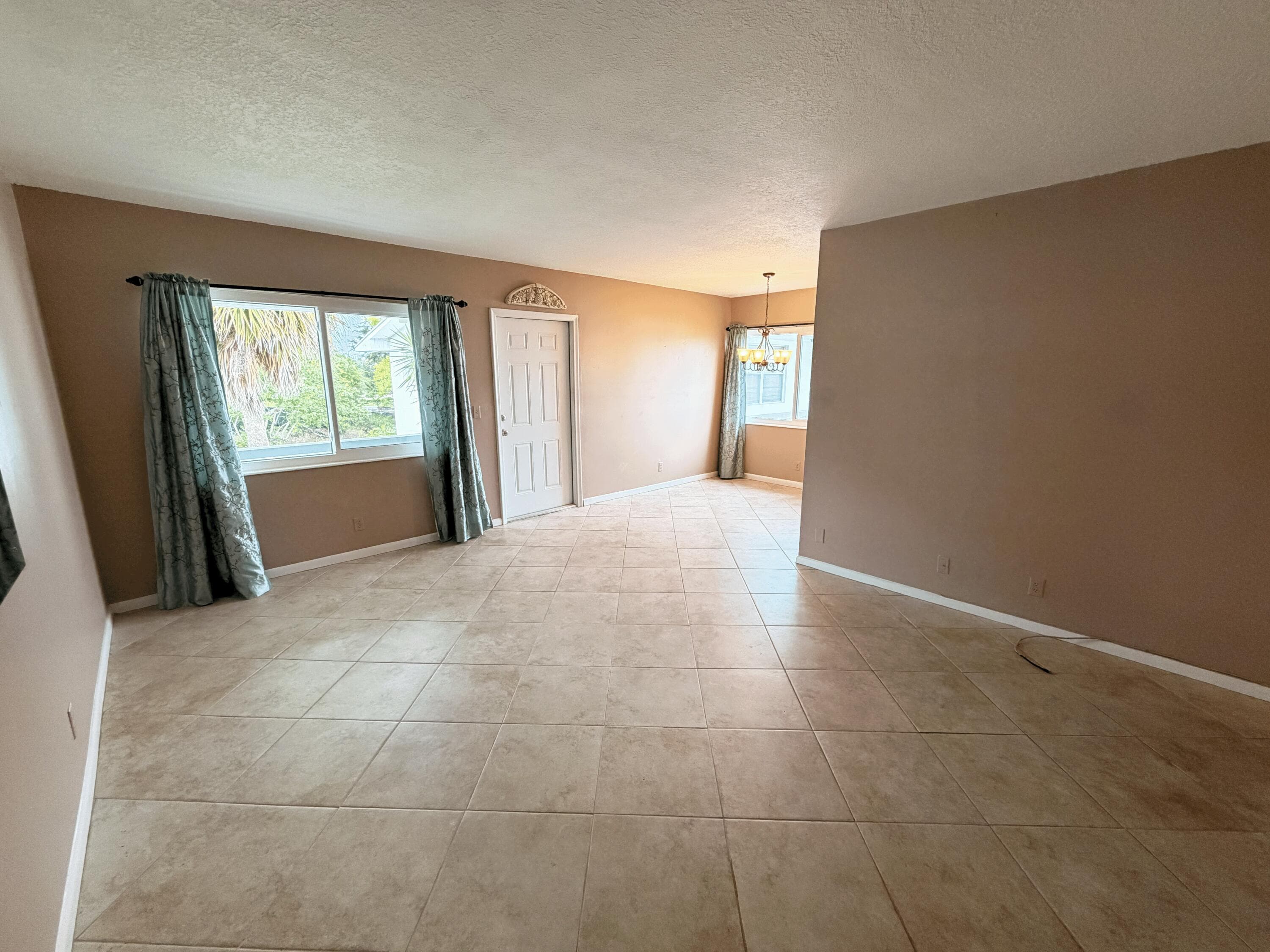 136 Coventry 136, West Palm Beach, FL 33417 — photo 2 of 11