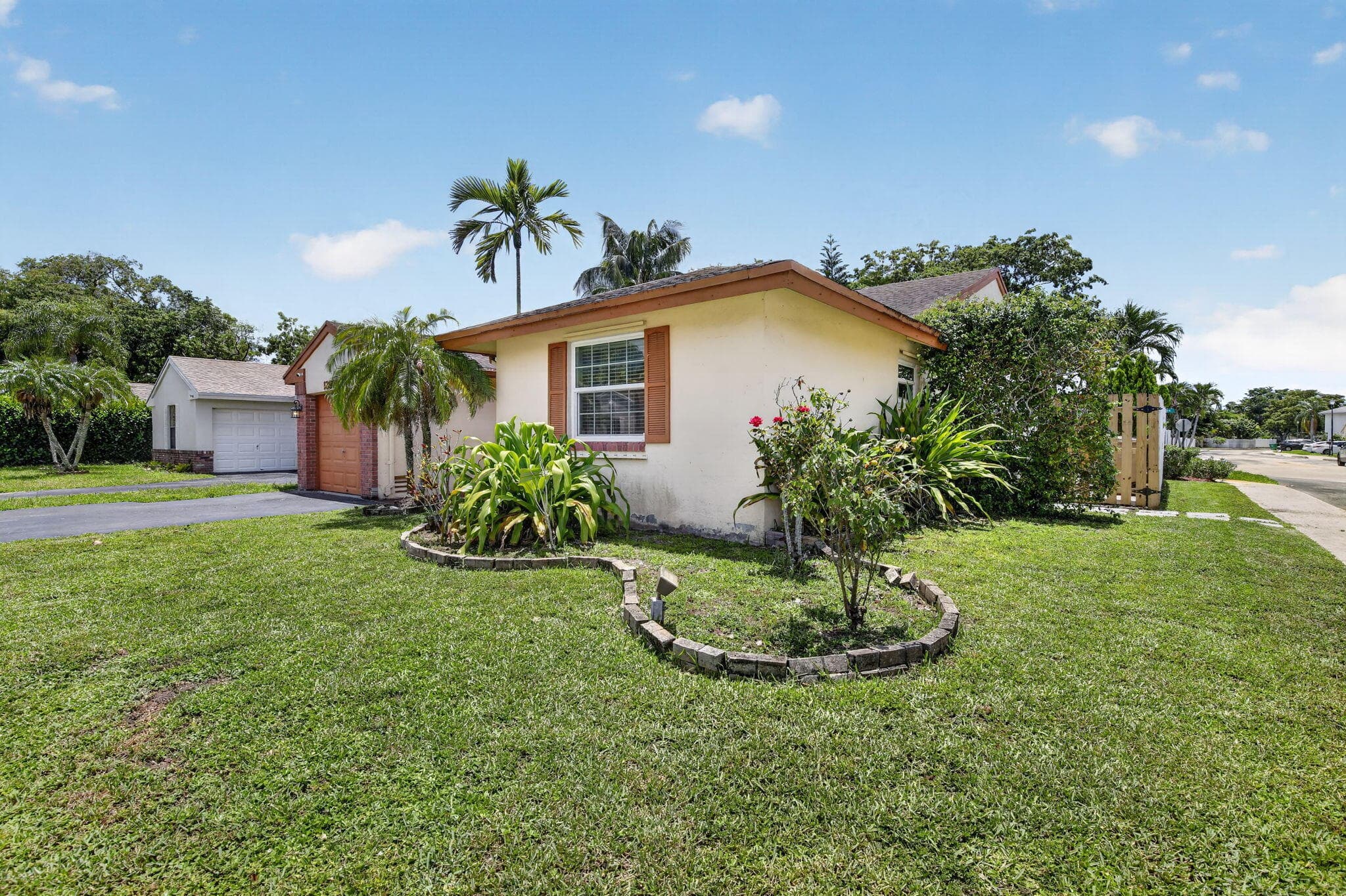13970 Oaklawn Place, Davie, FL 33325 — photo 3 of 53