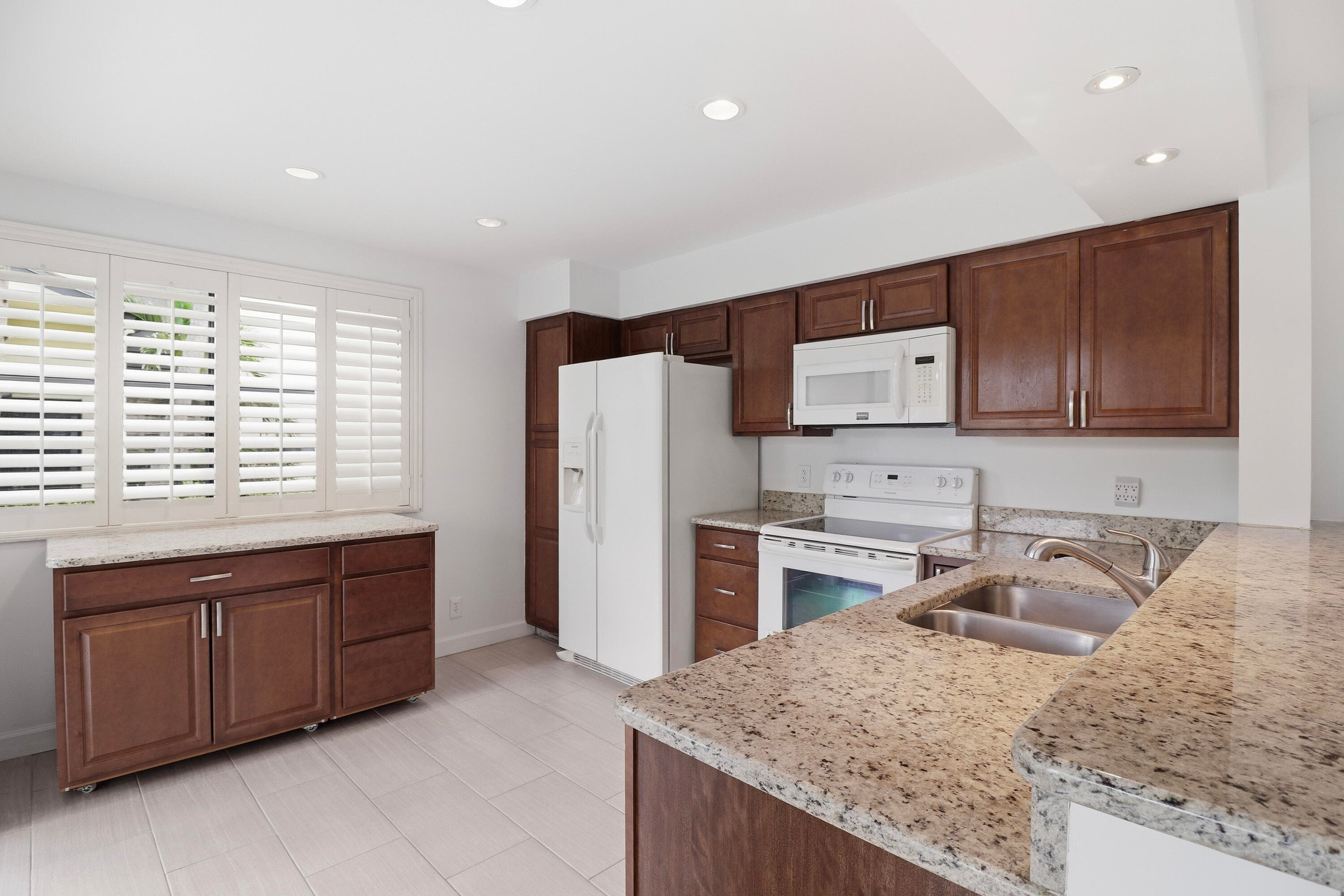 3961 SW Greenwood Way B, Palm City, FL 34990 — photo 8 of 32