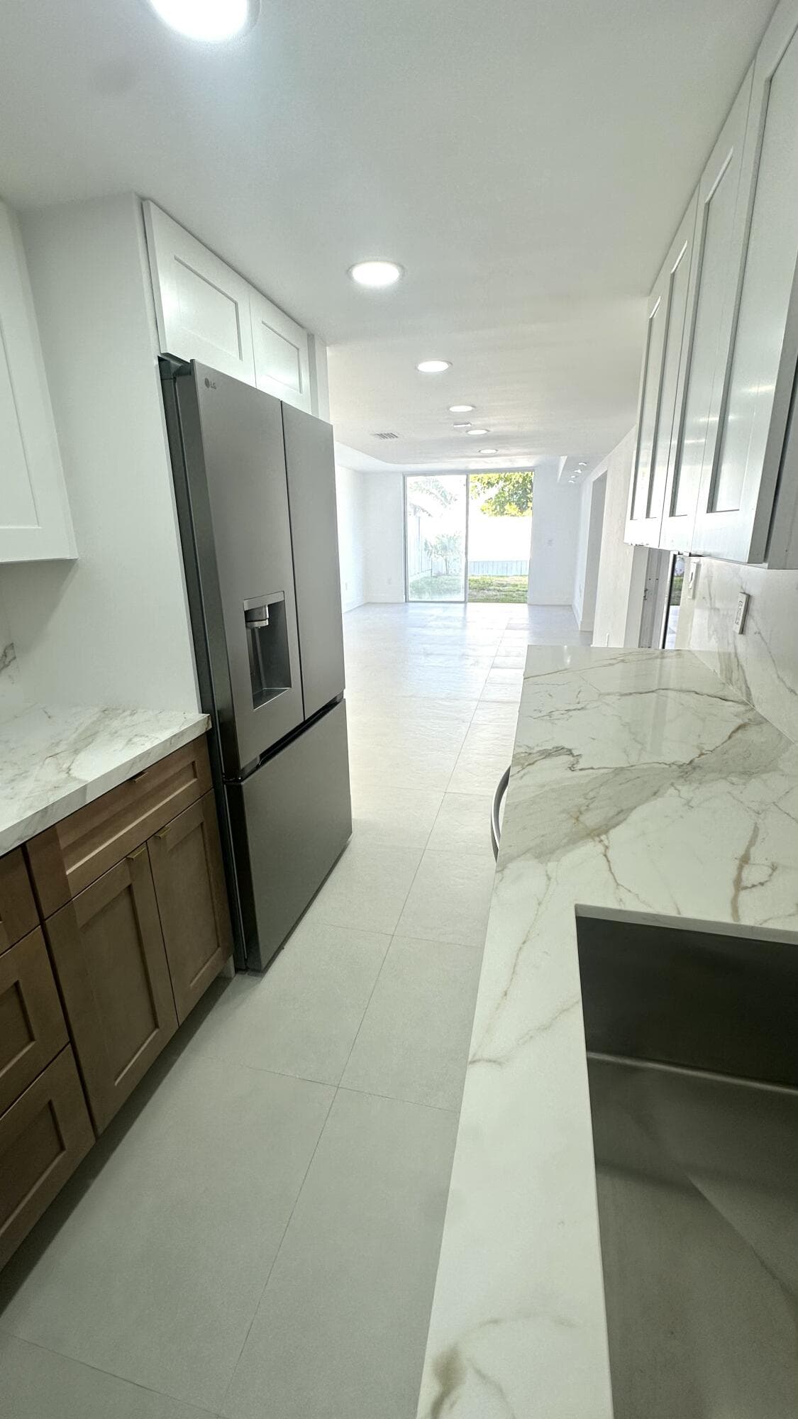 4300 W 10th Court, Hialeah, FL 33012 — photo 6 of 39