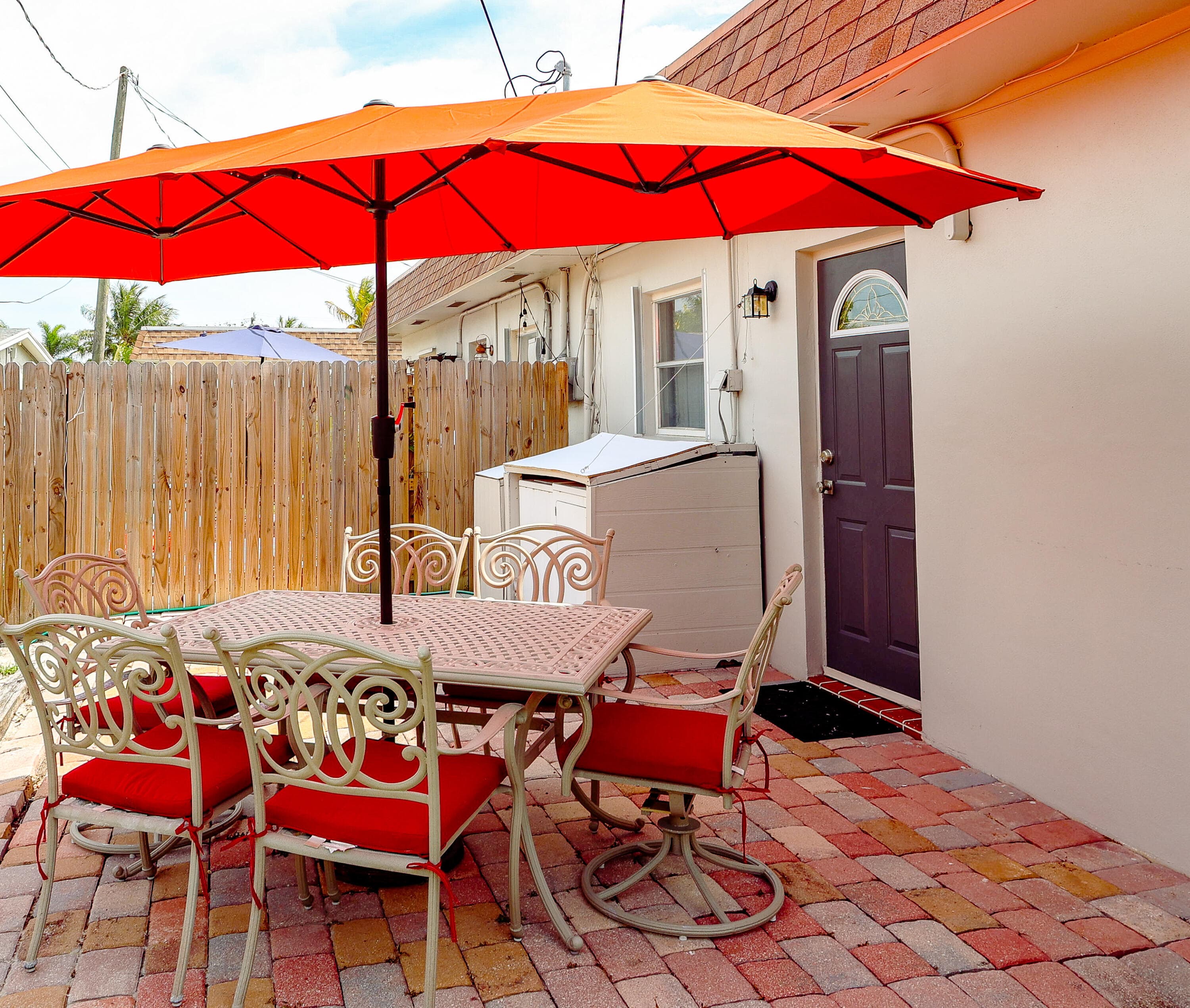 714 S Arnold Avenue B Left Side, Lantana, FL 33462 — photo 8 of 12