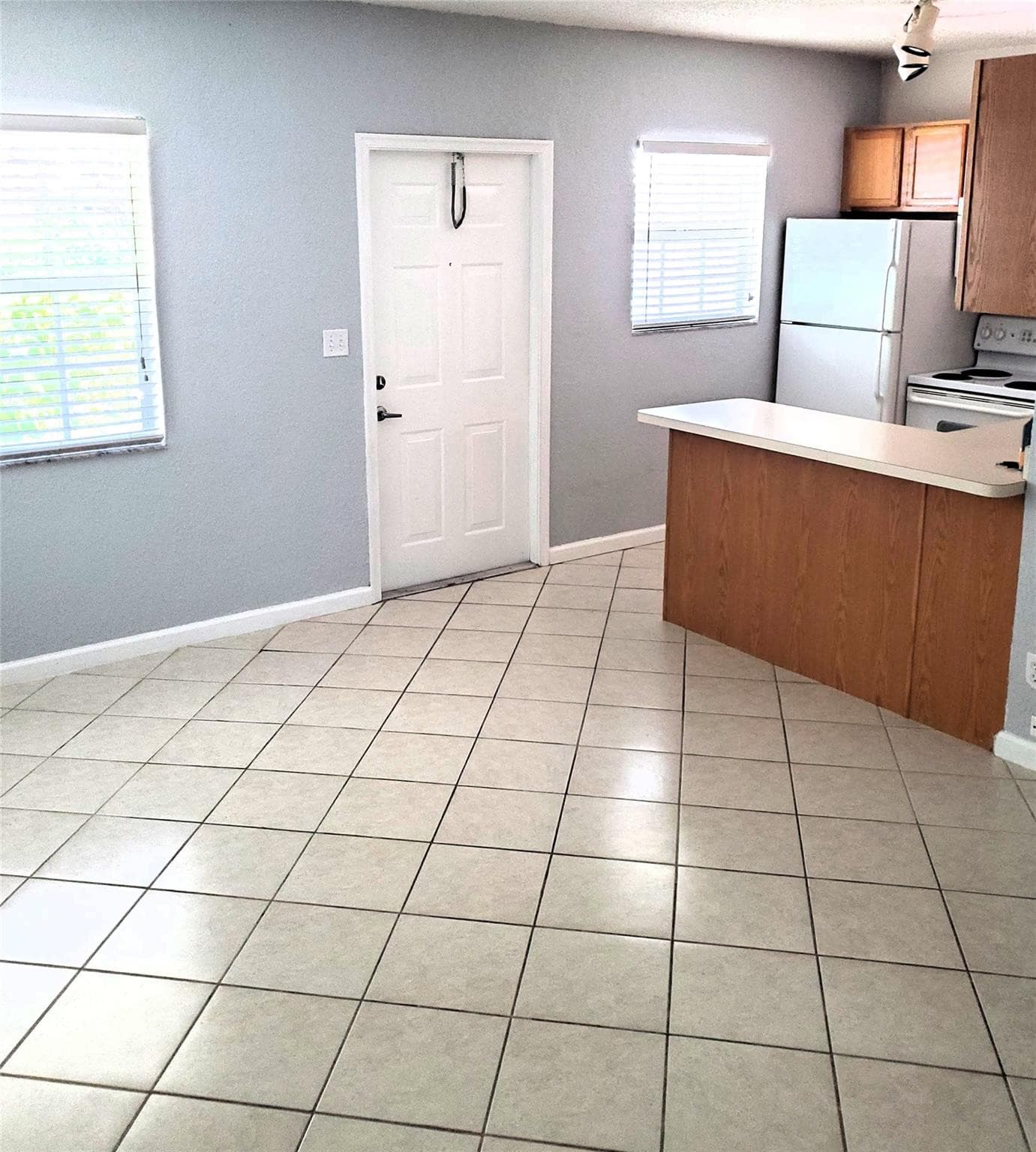 2660 NE 8th Avenue 302, Wilton Manors, FL 33334 — photo 3 of 19