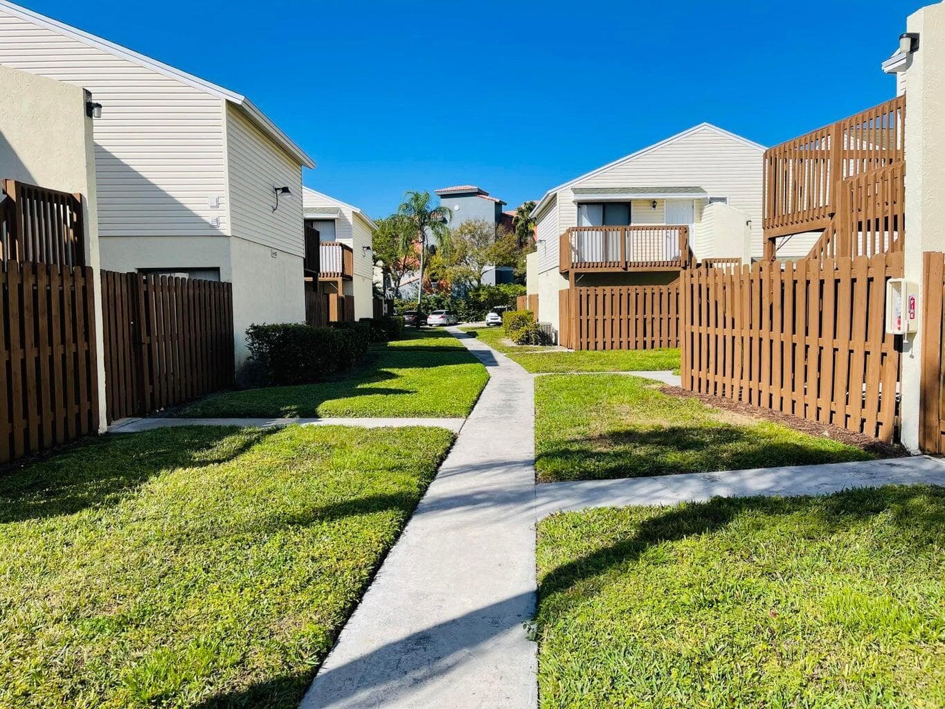 637 Executive Center Drive N208, West Palm Beach, FL 33401 — photo 1 of 15