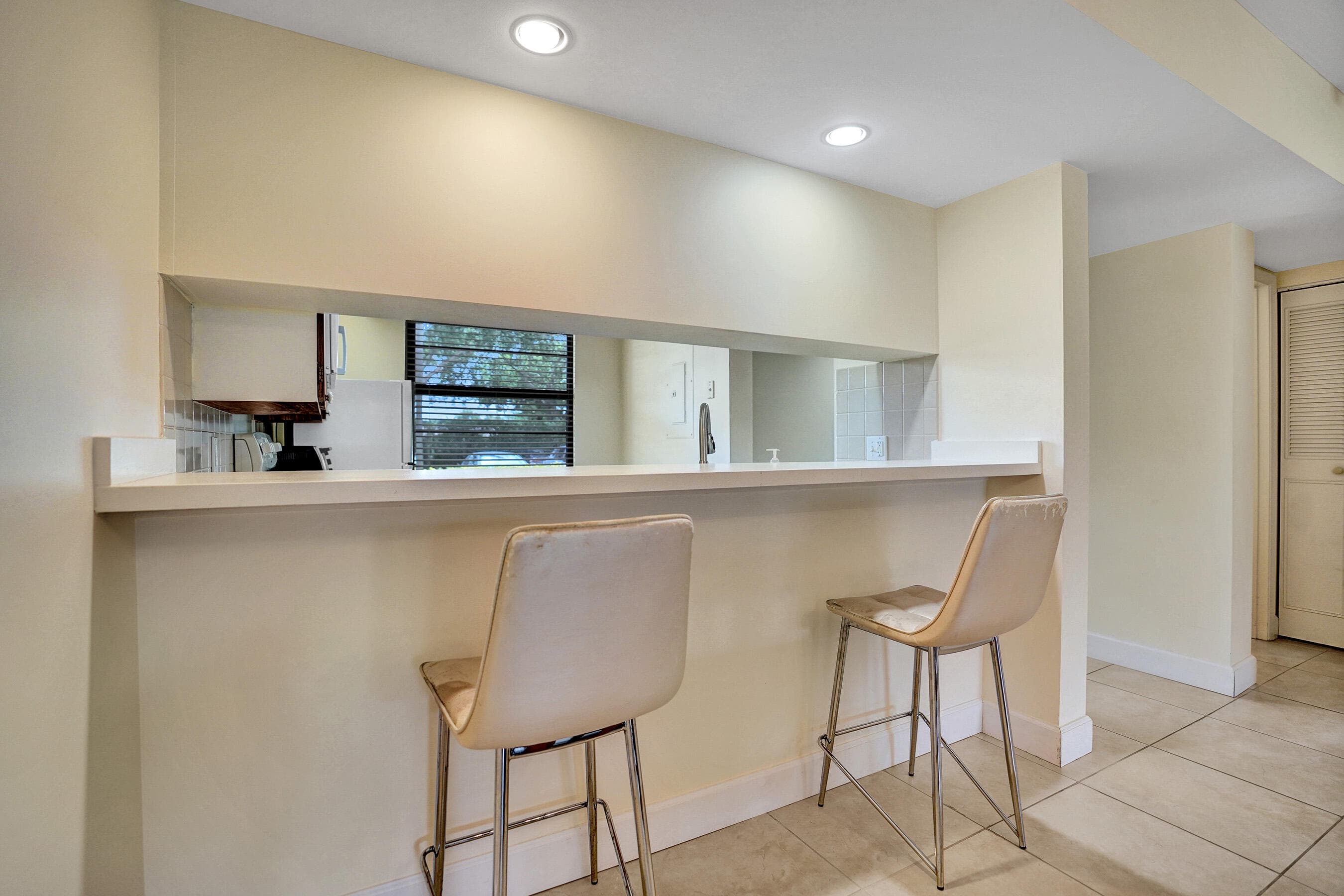 6037 Balboa Circle 101, Boca Raton, FL 33433 — photo 8 of 29