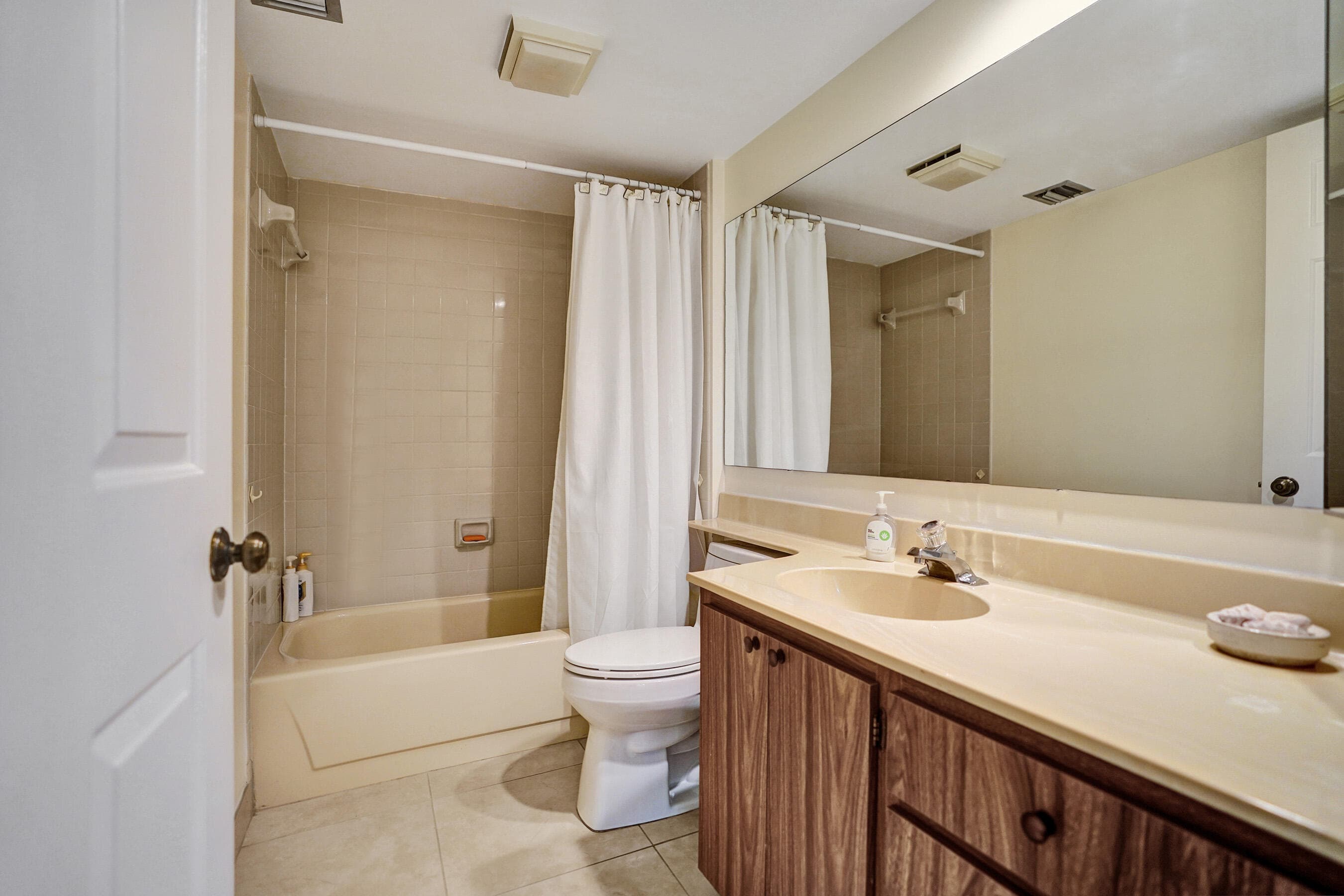 6037 Balboa Circle 101, Boca Raton, FL 33433 — photo 17 of 29