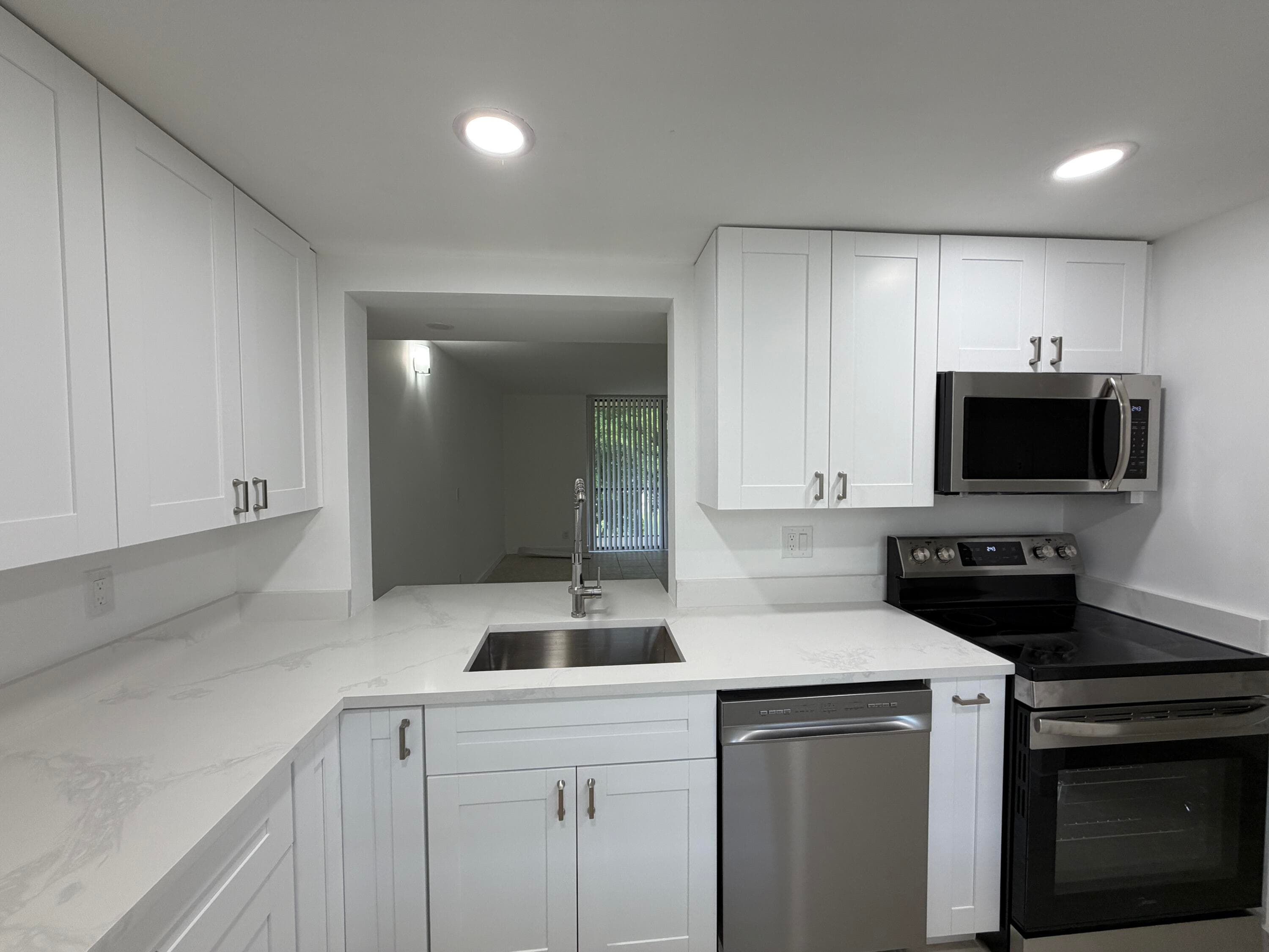 5220 Las Verdes Circle 317, Delray Beach, FL 33484 — photo 2 of 29
