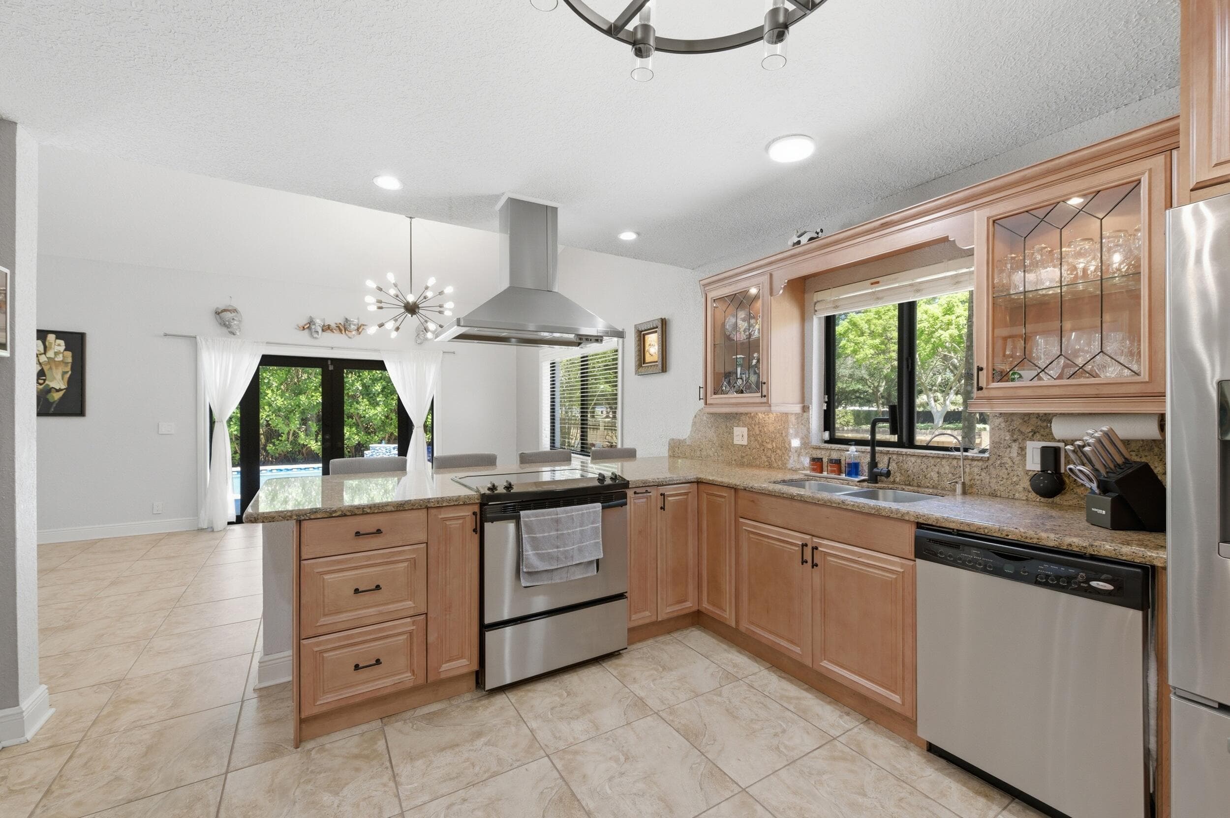 1630 NW 118th Avenue, Pembroke Pines, FL 33026 — photo 13 of 35