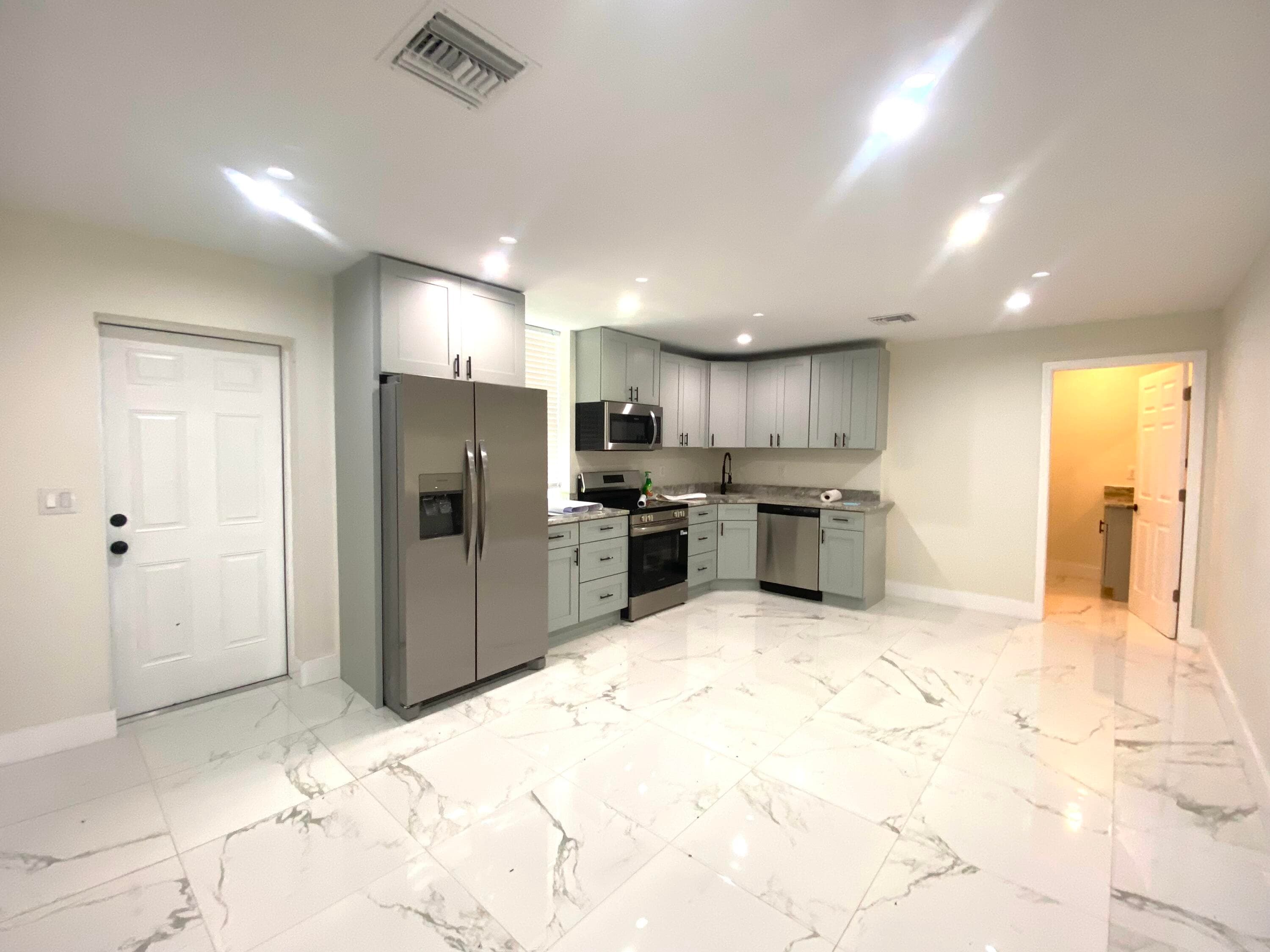 207 Ave E SE, Winter Haven, FL 33880 — photo 11 of 19