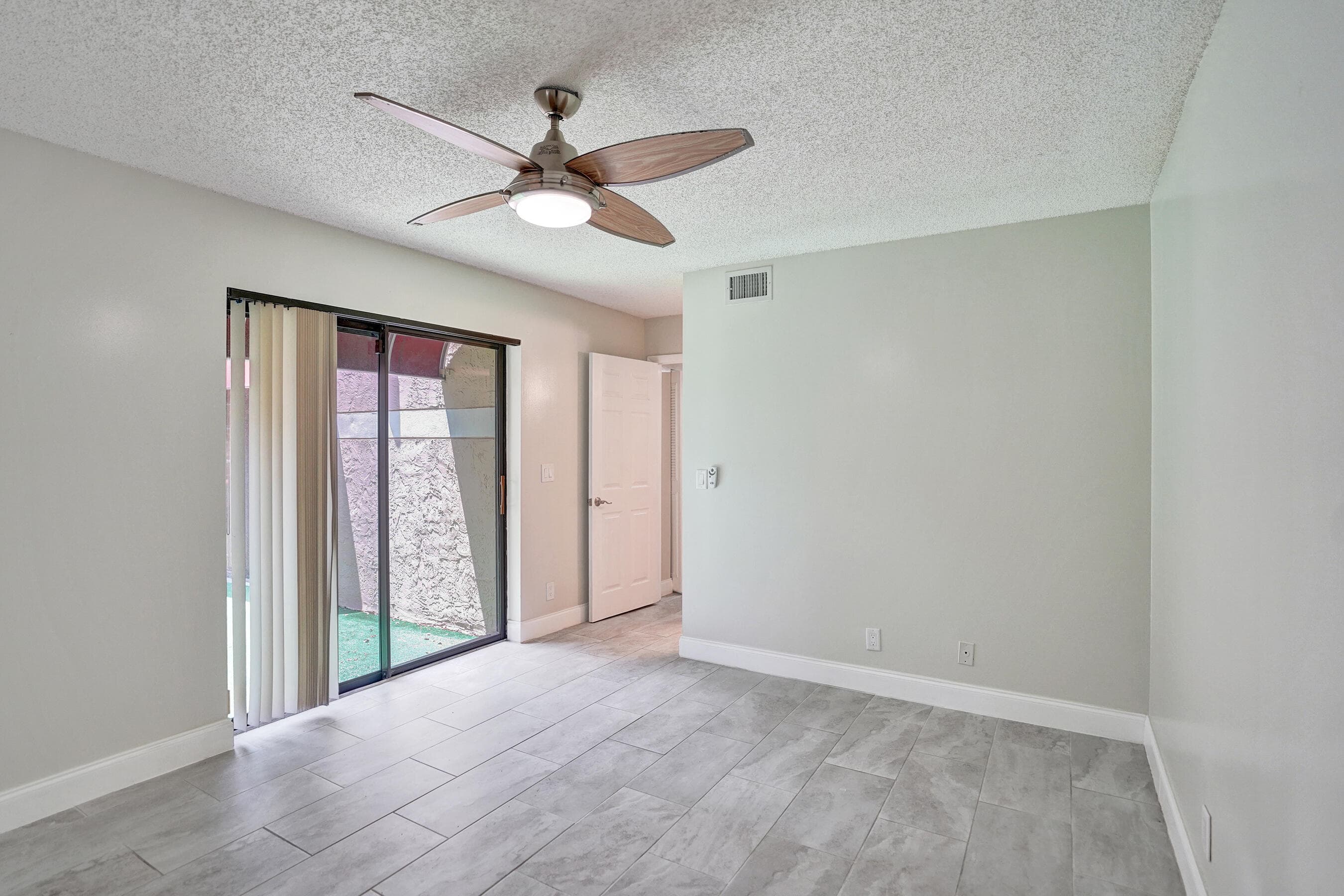 4260 Village Drive D, Delray Beach, FL 33445 — photo 18 of 31