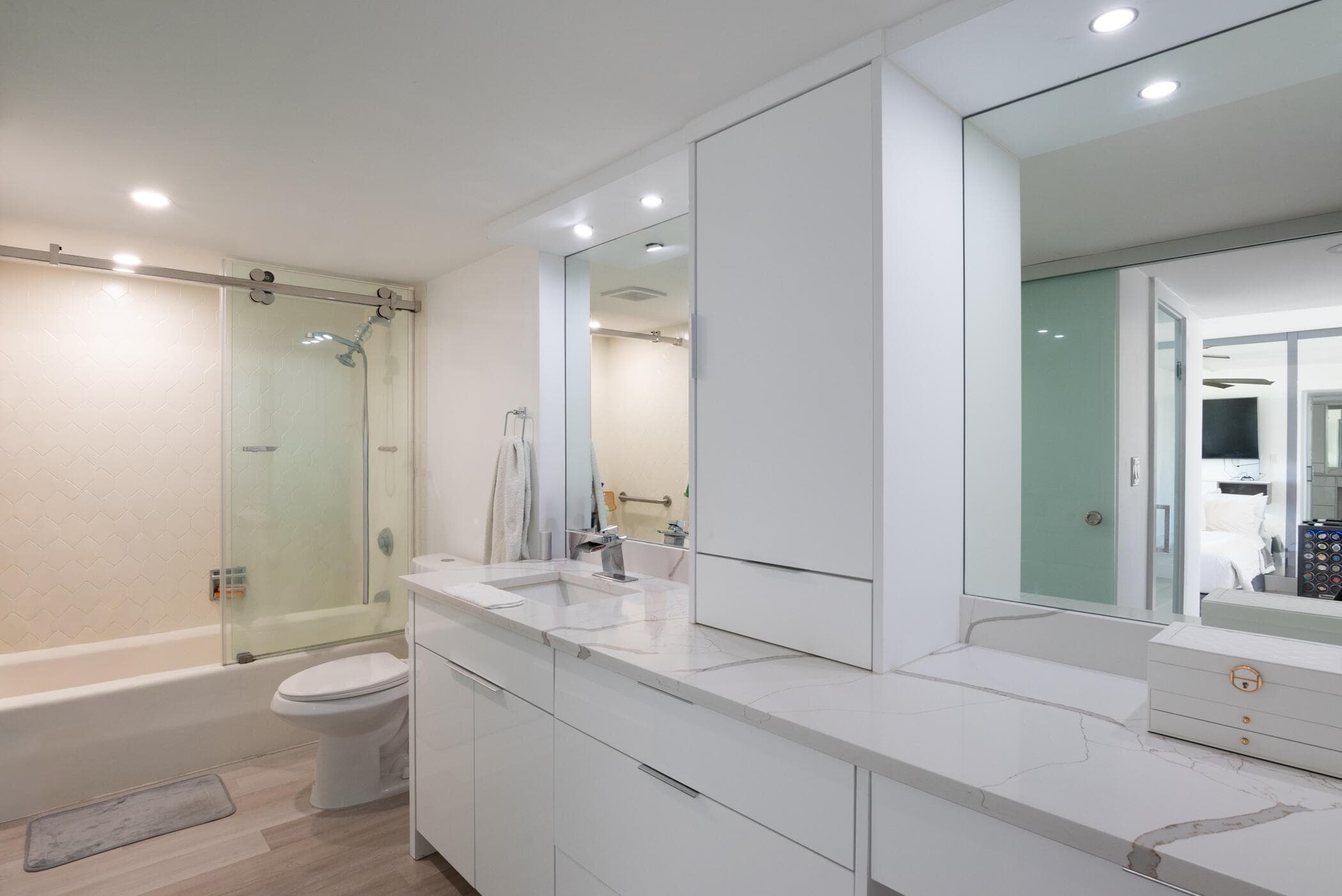 2000 Presidential Way 1401, West Palm Beach, FL 33401 — photo 18 of 36
