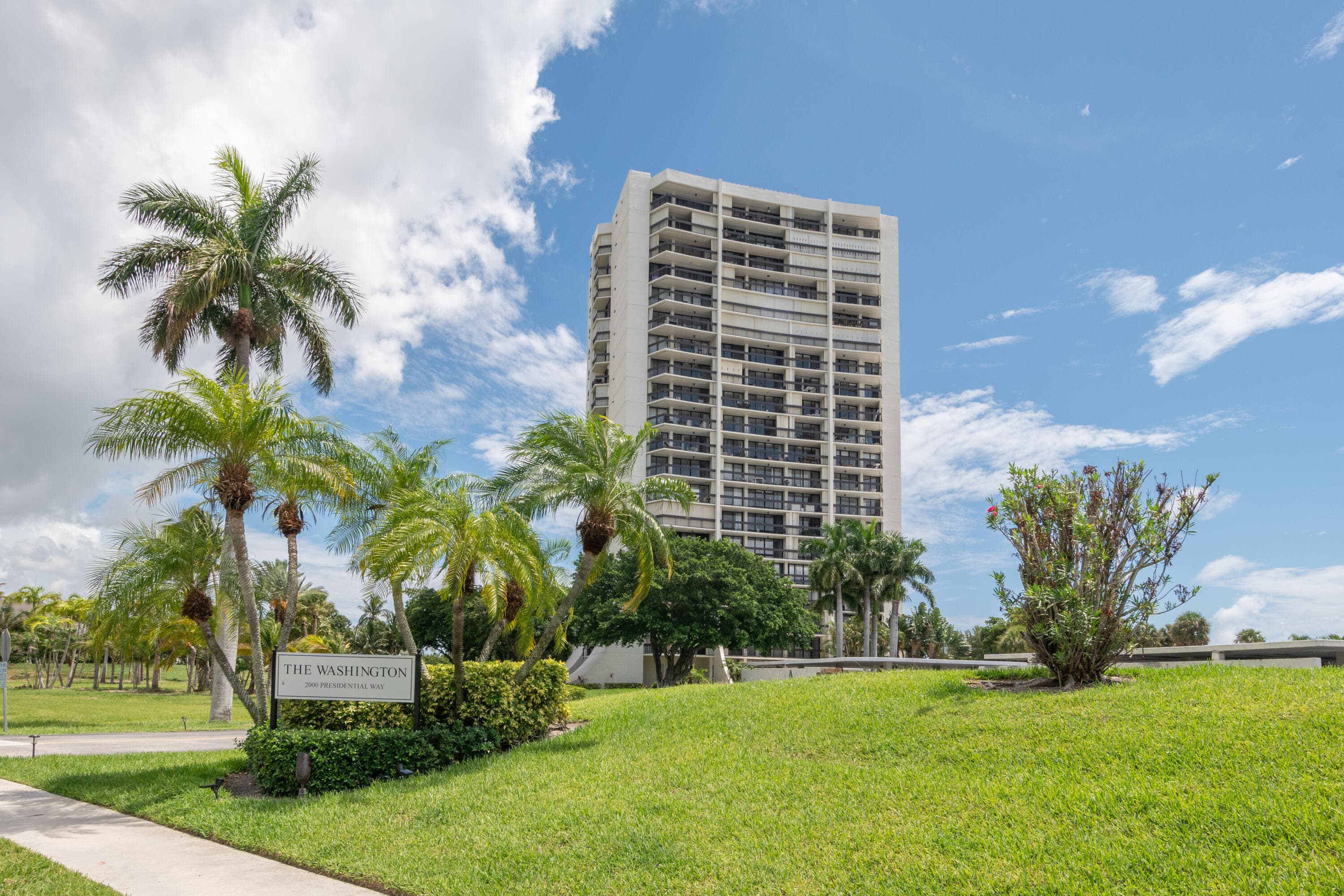 2000 Presidential Way 1401, West Palm Beach, FL 33401 — photo 33 of 36