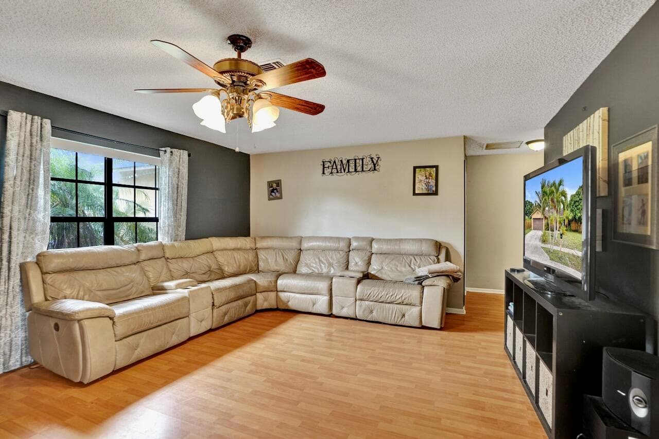 125 Seagull Court, Royal Palm Beach, FL 33411 — photo 14 of 49