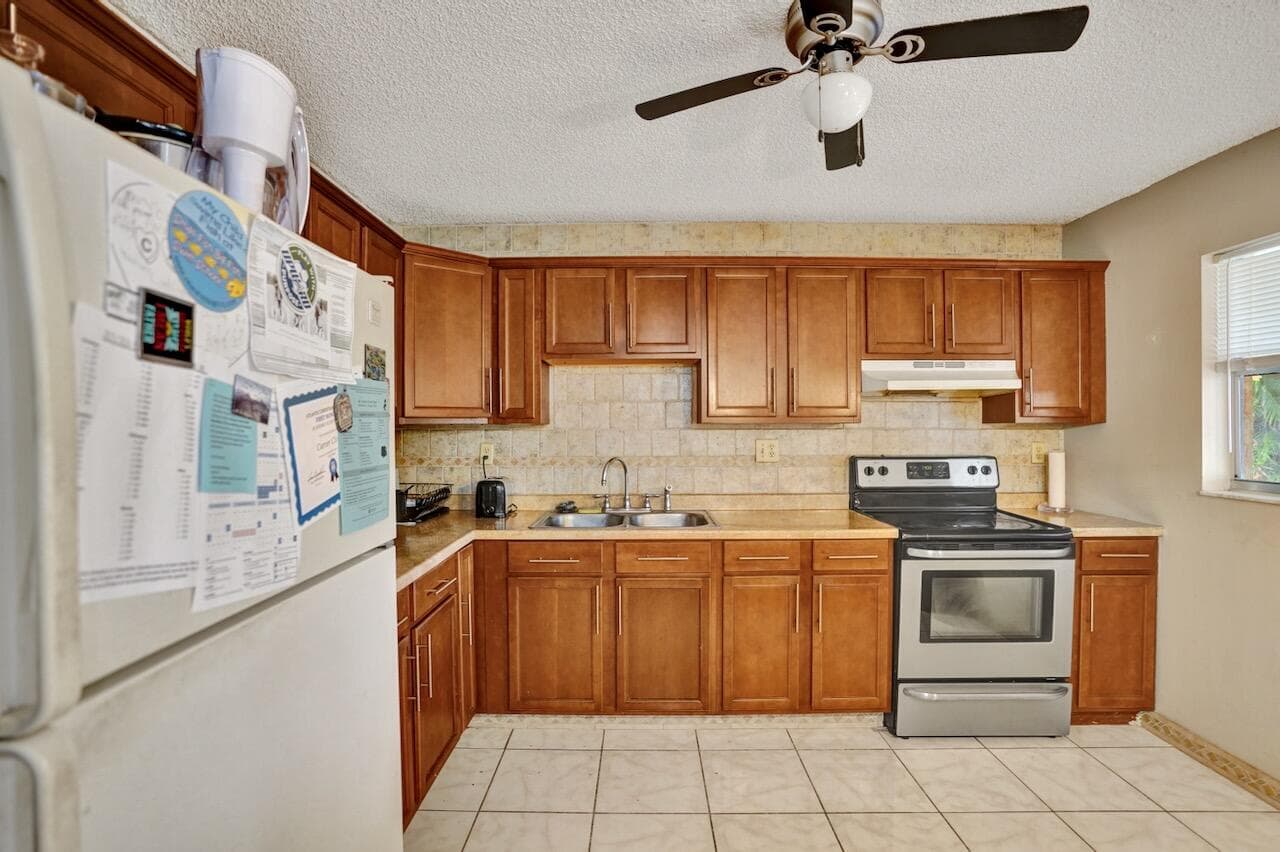 125 Seagull Court, Royal Palm Beach, FL 33411 — photo 21 of 49