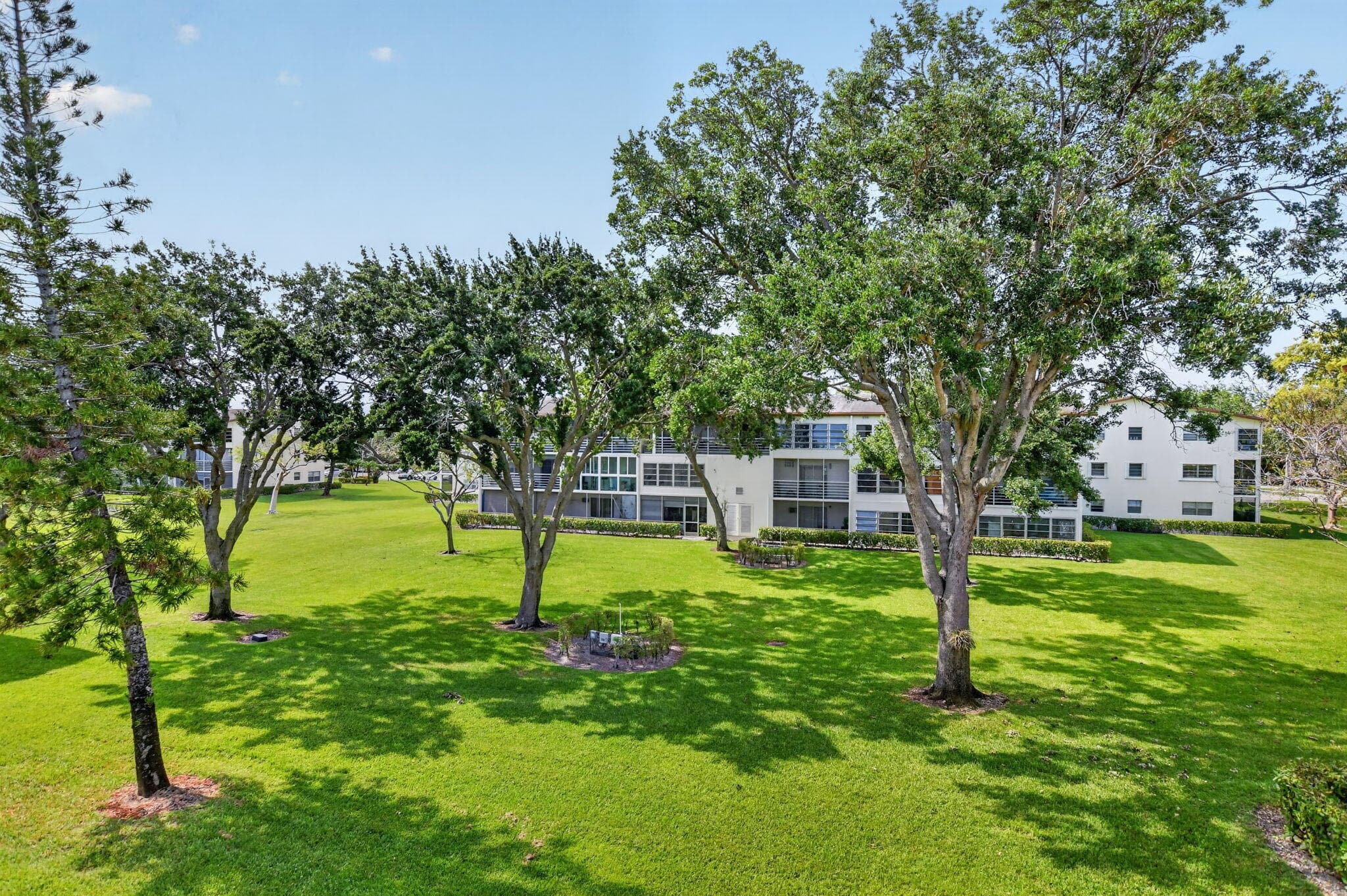 415 Mansfield J, Boca Raton, FL 33434 — photo 3 of 42