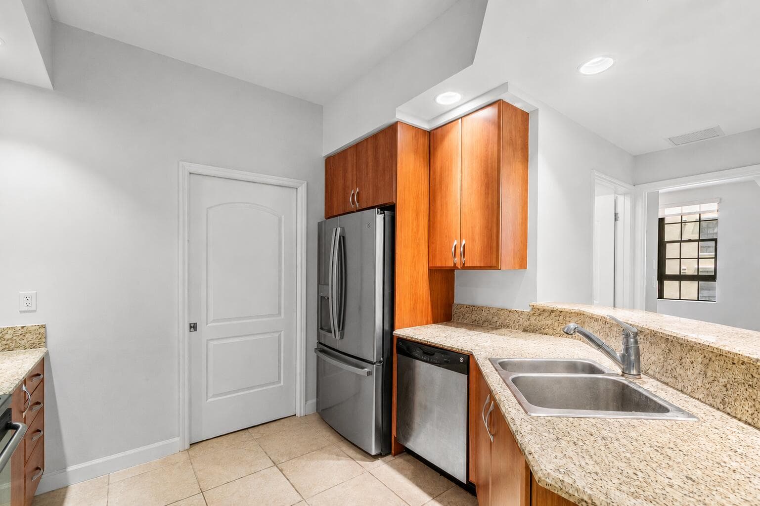 801 S Olive Avenue 914, West Palm Beach, FL 33401 — photo 14 of 41