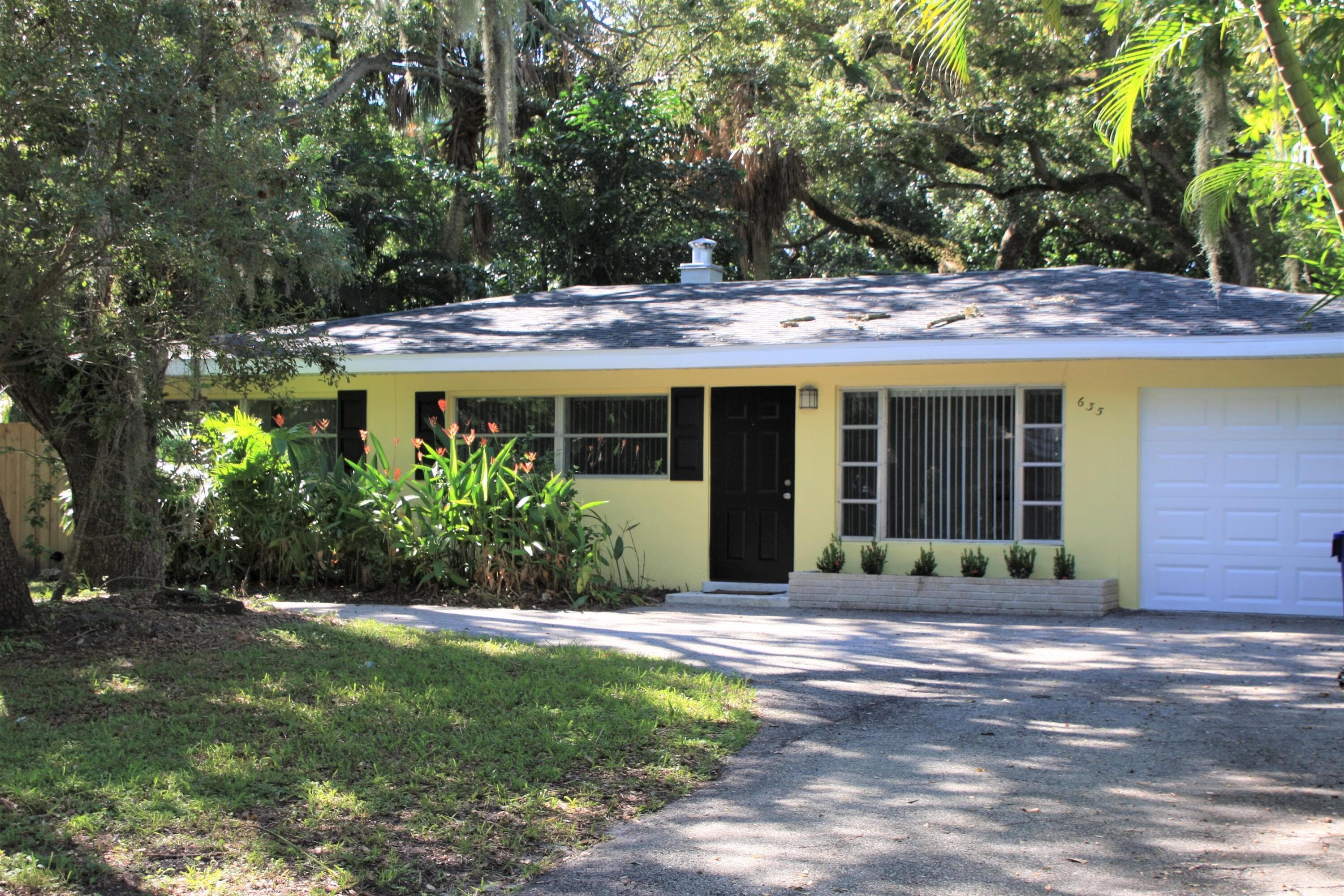 635 18th Place, Vero Beach, FL 32960 — photo 1 of 7