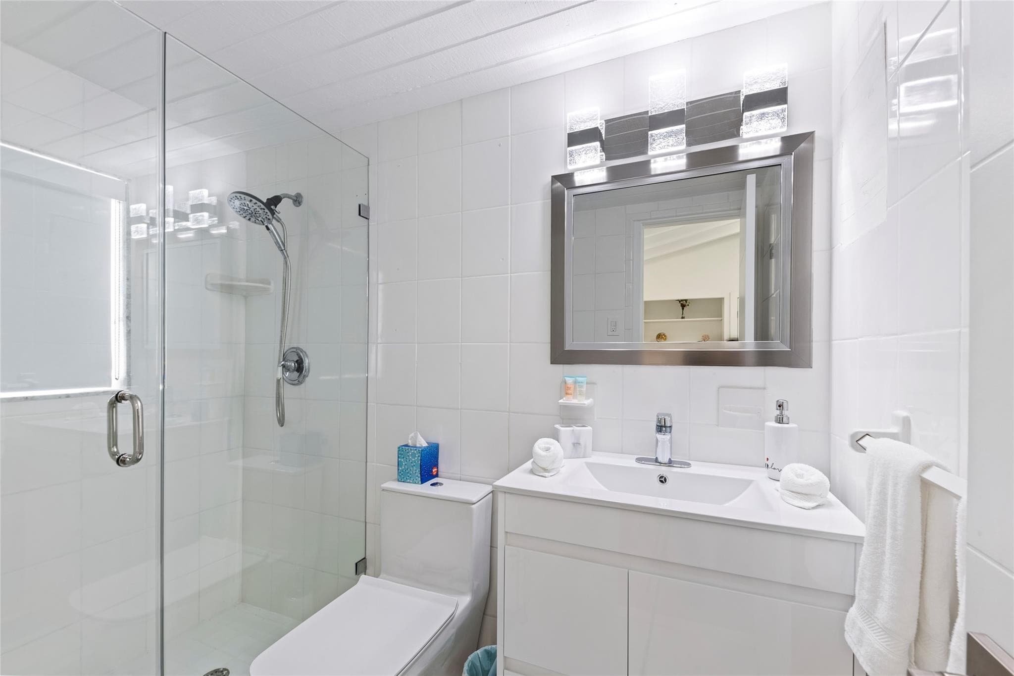 1663 N Fort Lauderdale Beach Boulevard, Fort Lauderdale, FL 33305 — photo 21 of 39