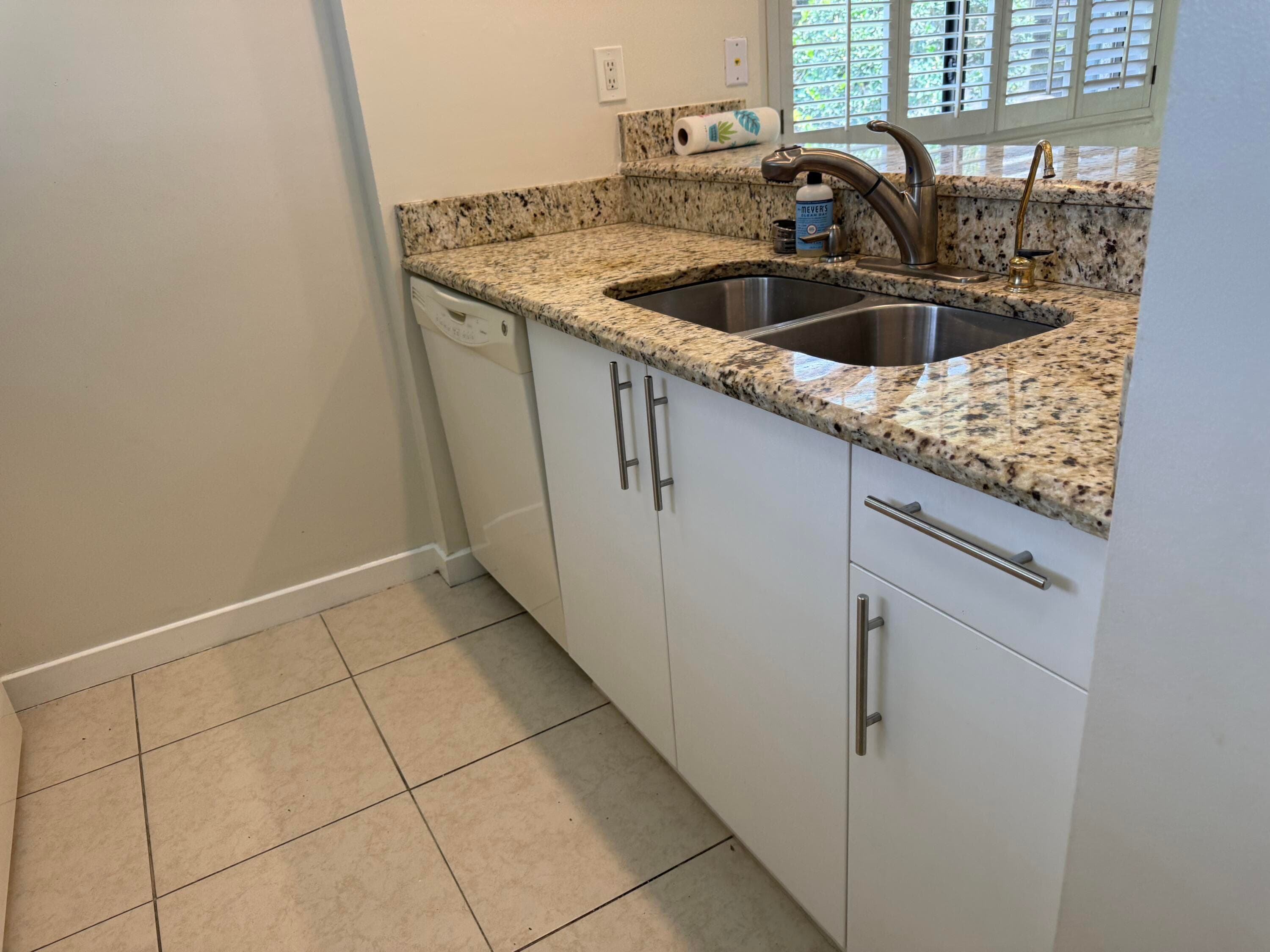 112 Club Drive, Palm Beach Gardens, FL 33418 — photo 12 of 27