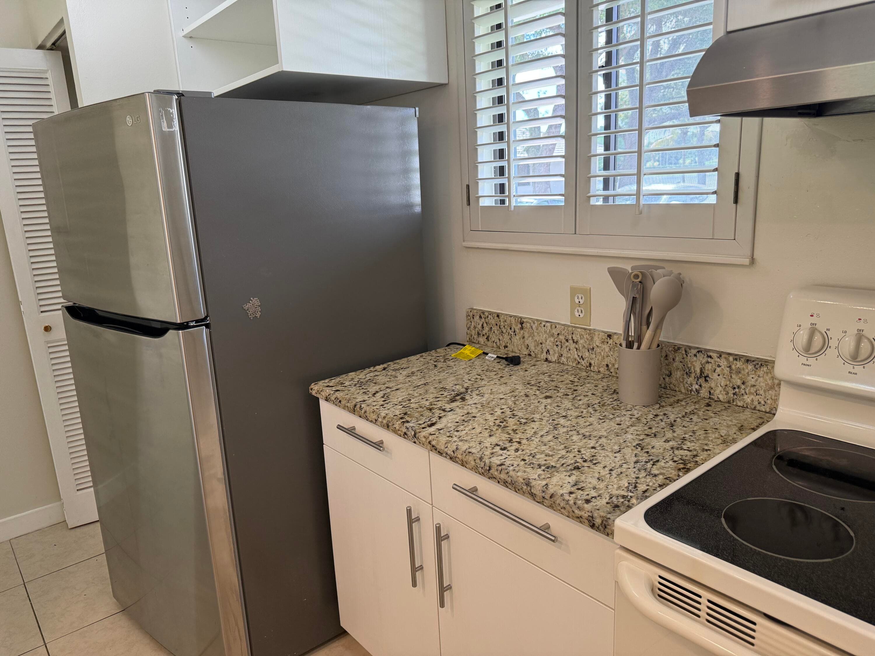 112 Club Drive, Palm Beach Gardens, FL 33418 — photo 9 of 27
