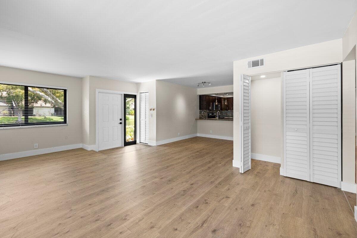 28 Wimbledon Lake Drive 222, Plantation, FL 33324 — photo 6 of 30