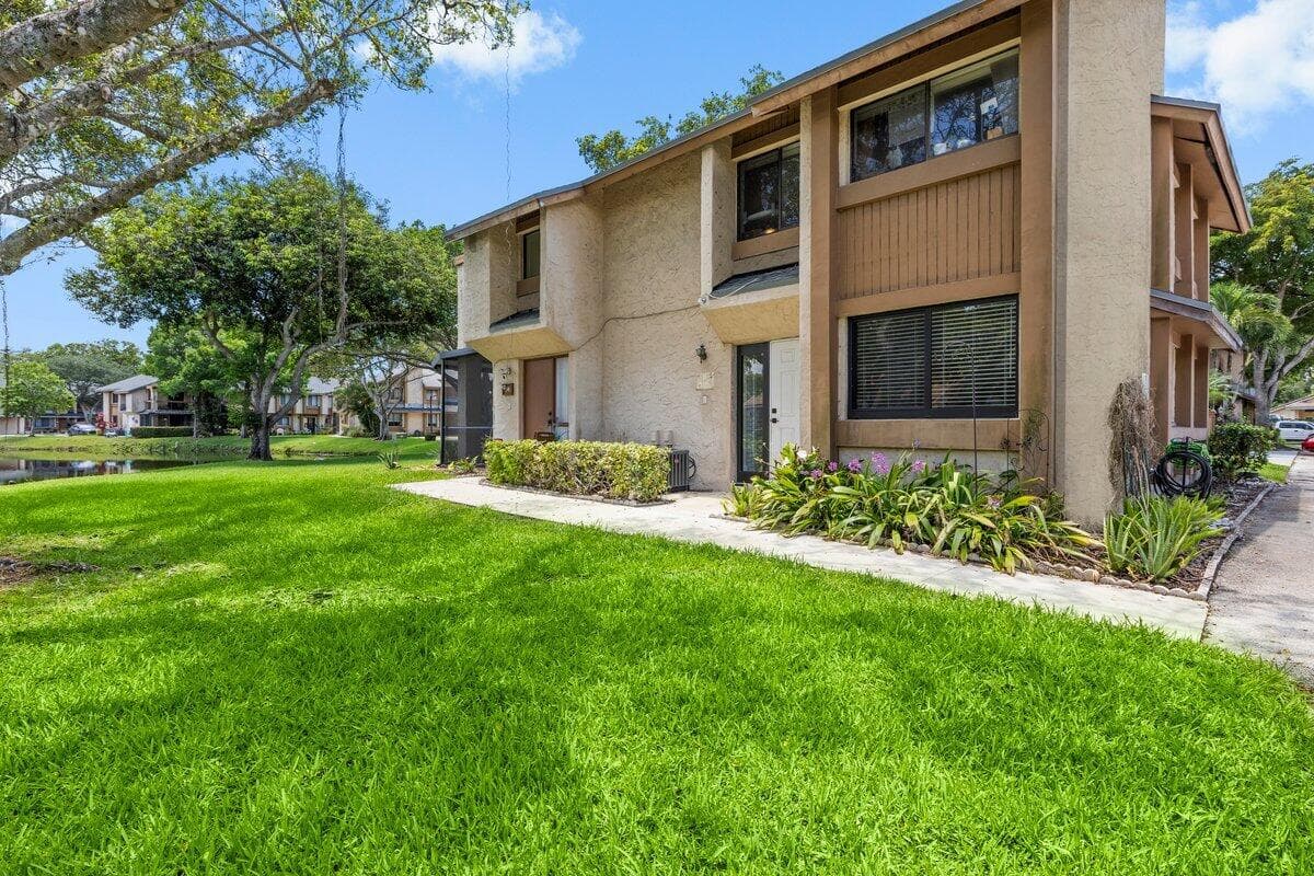 28 Wimbledon Lake Drive 222, Plantation, FL 33324 — photo 24 of 30