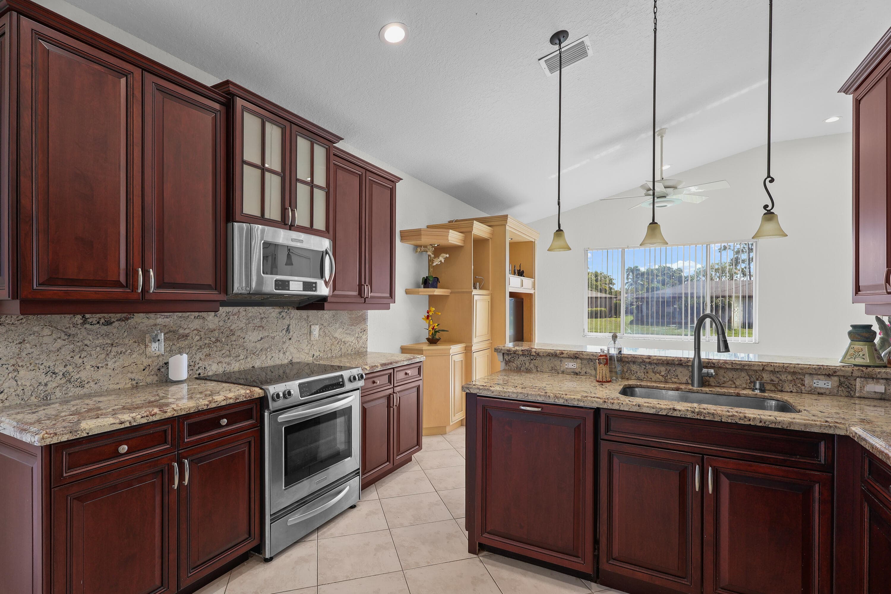 7835 NW 78th Avenue, Tamarac, FL 33321 — photo 10 of 32