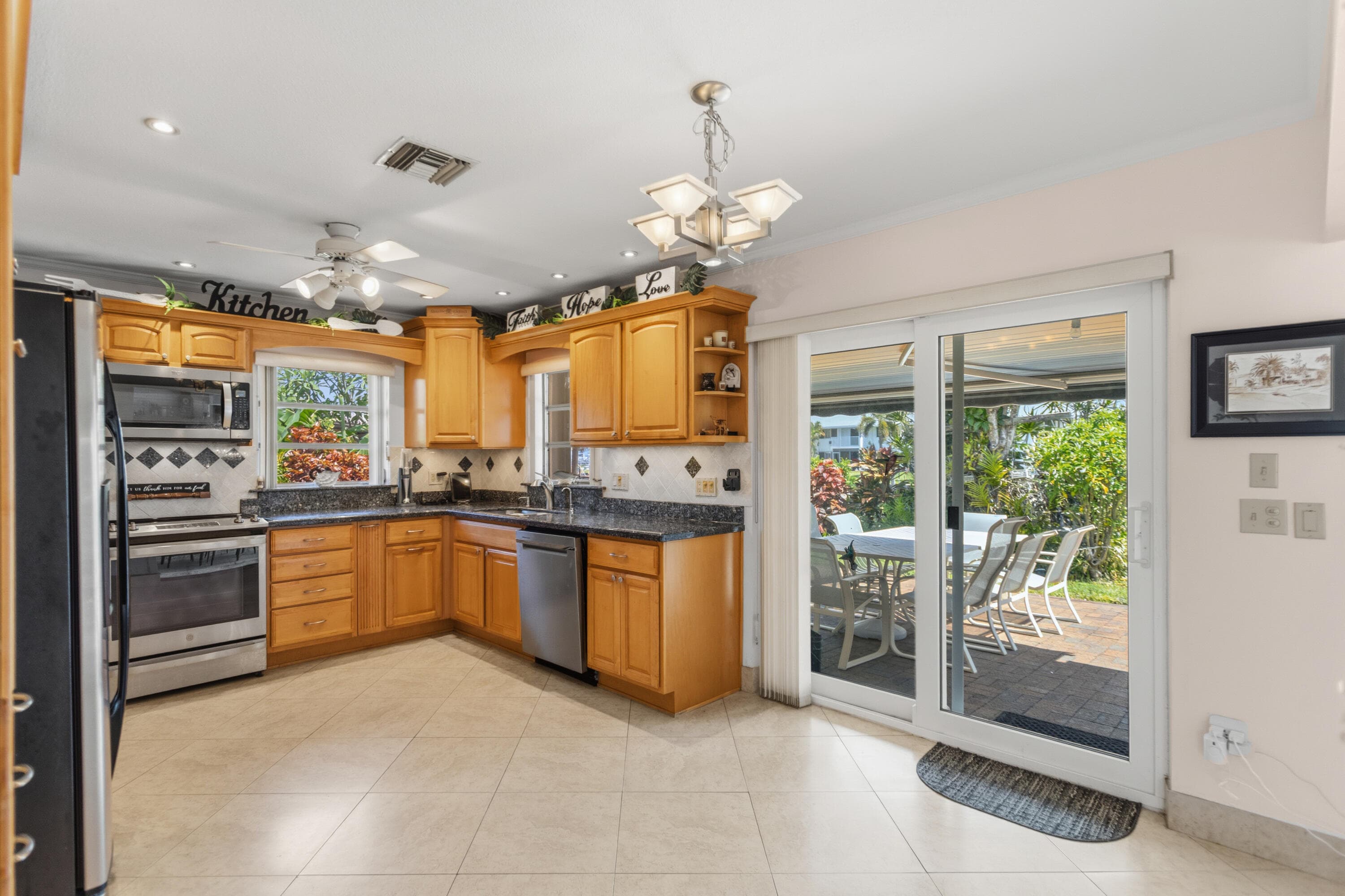270 SE 5th Terrace, Pompano Beach, FL 33060 — photo 12 of 56