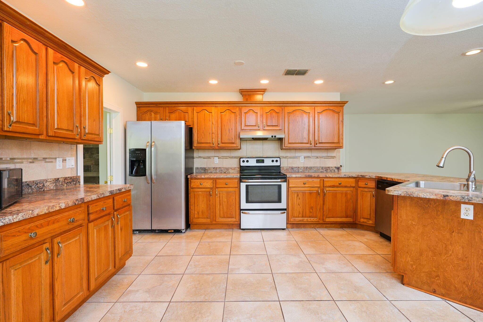 2110 Flower Terrace, Sebring, FL 33875 — photo 5 of 19