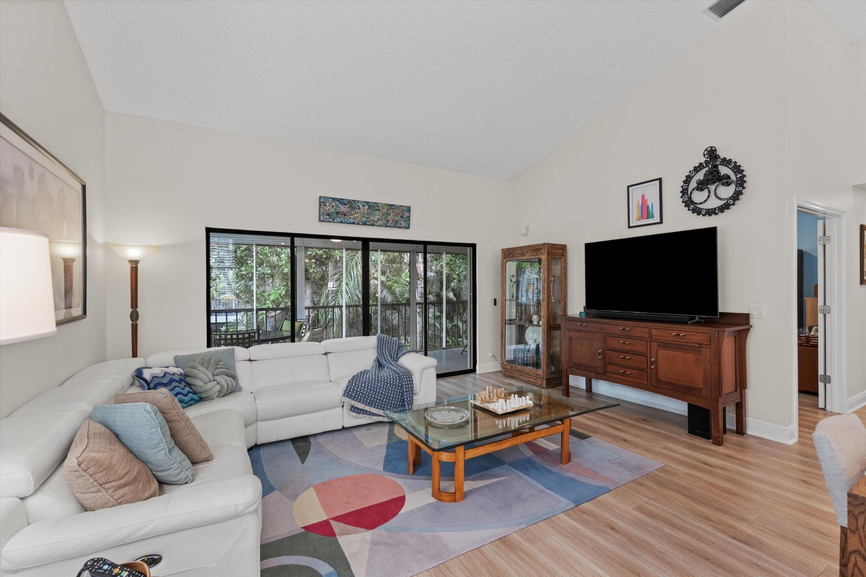 7665 Lexington Club Boulevard C, Delray Beach, FL 33446 — photo 9 of 34