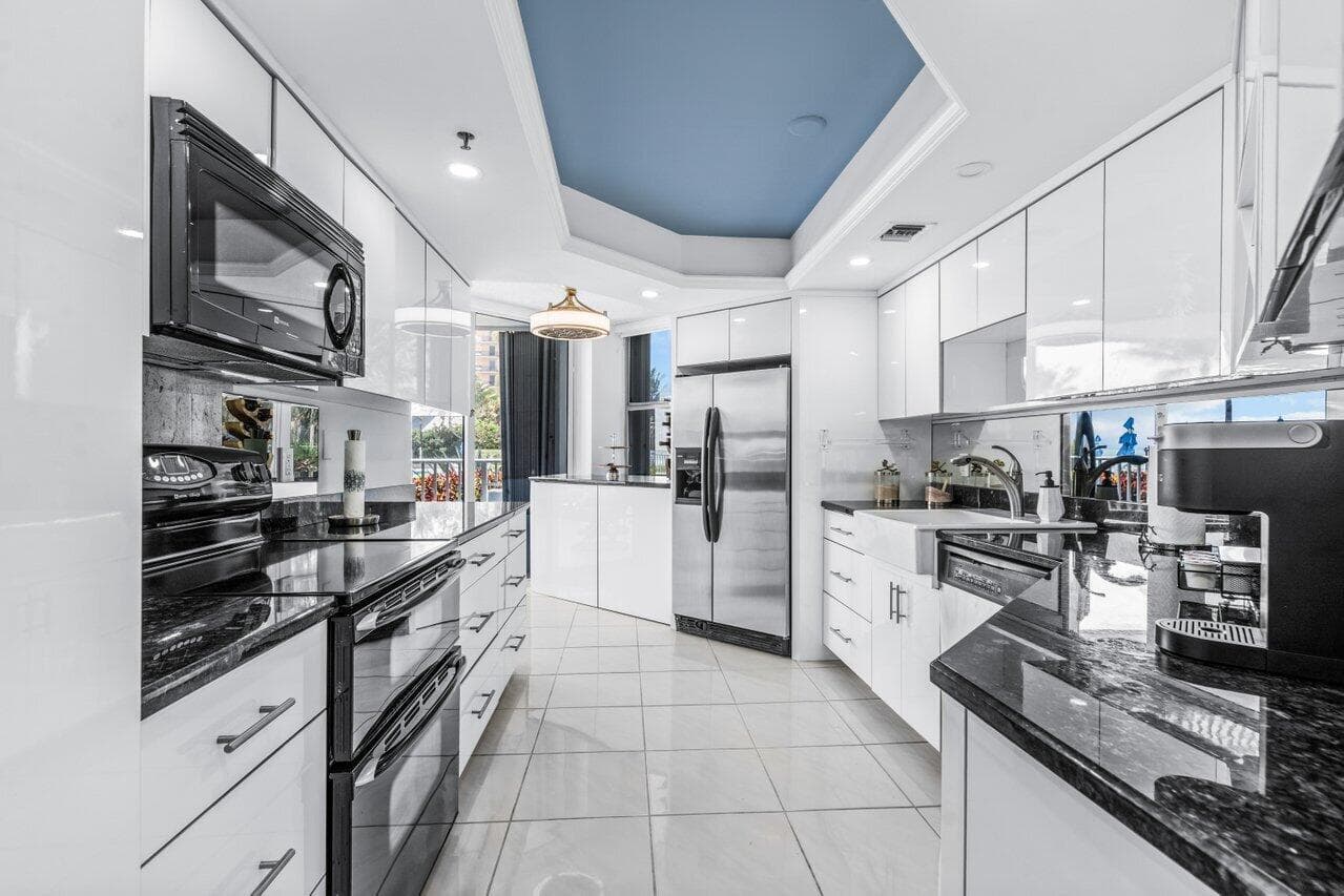 5200 N Ocean Drive 102, Singer Island, FL 33404 — photo 12 of 39