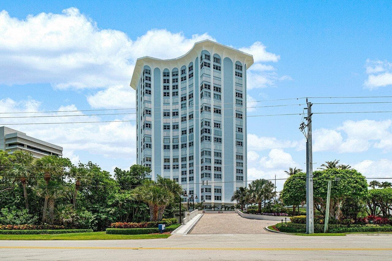 5200 N Ocean Drive 102, Singer Island, FL 33404 — photo 38 of 39
