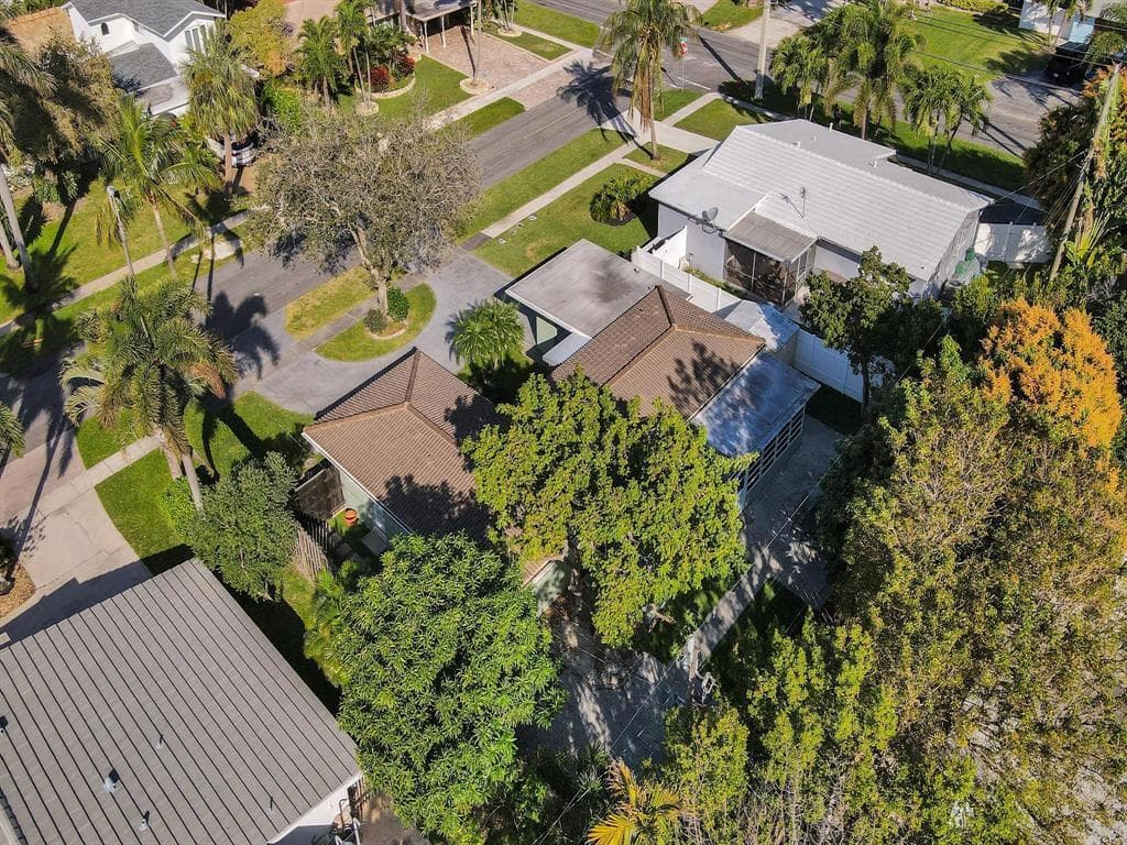 708 NE 24th Avenue, Pompano Beach, FL 33062 — photo 34 of 48