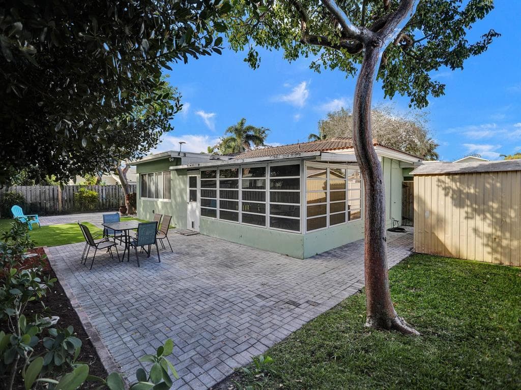 708 NE 24th Avenue, Pompano Beach, FL 33062 — photo 24 of 48