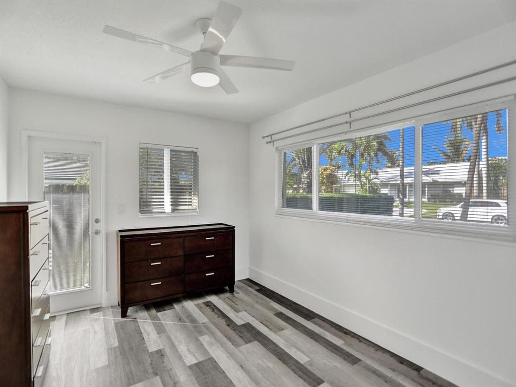 708 NE 24th Avenue, Pompano Beach, FL 33062 — photo 13 of 48