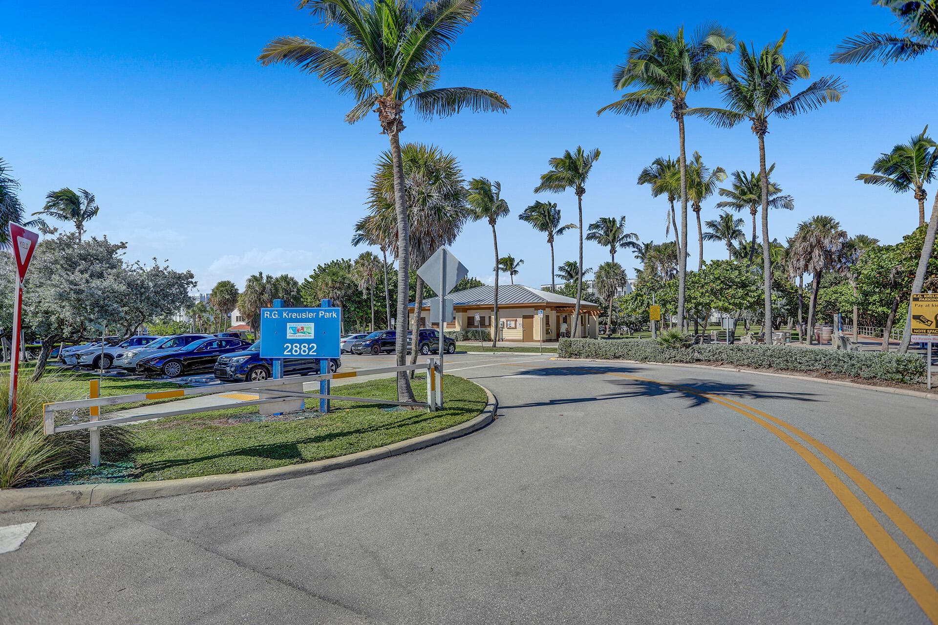 1905 Vernon Street Top Floor, Lake Worth Beach, FL 33460 — photo 42 of 43