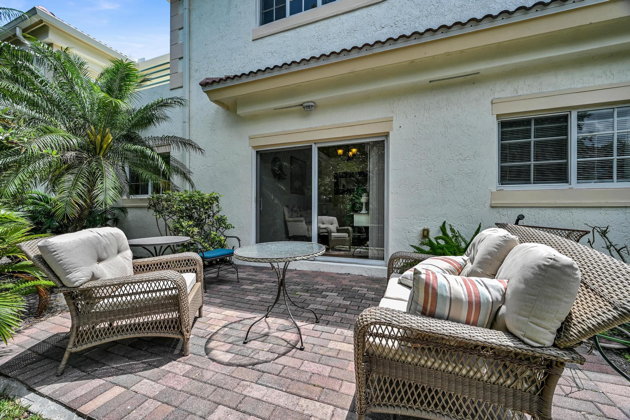 568 7th Square, Vero Beach, FL 32962 — photo 11 of 46
