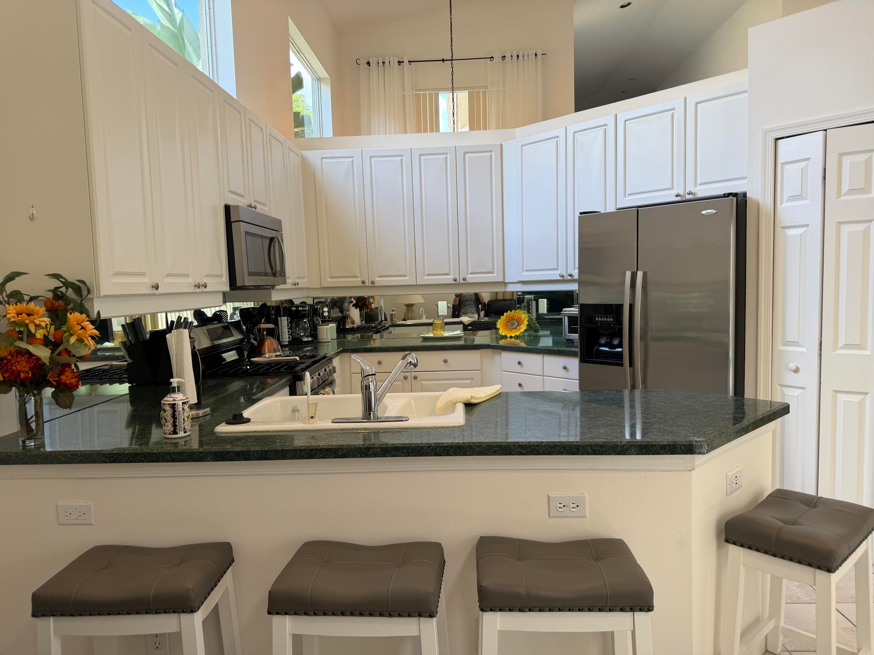 324 Sunset Bay Lane, Palm Beach Gardens, FL 33418 — photo 3 of 32
