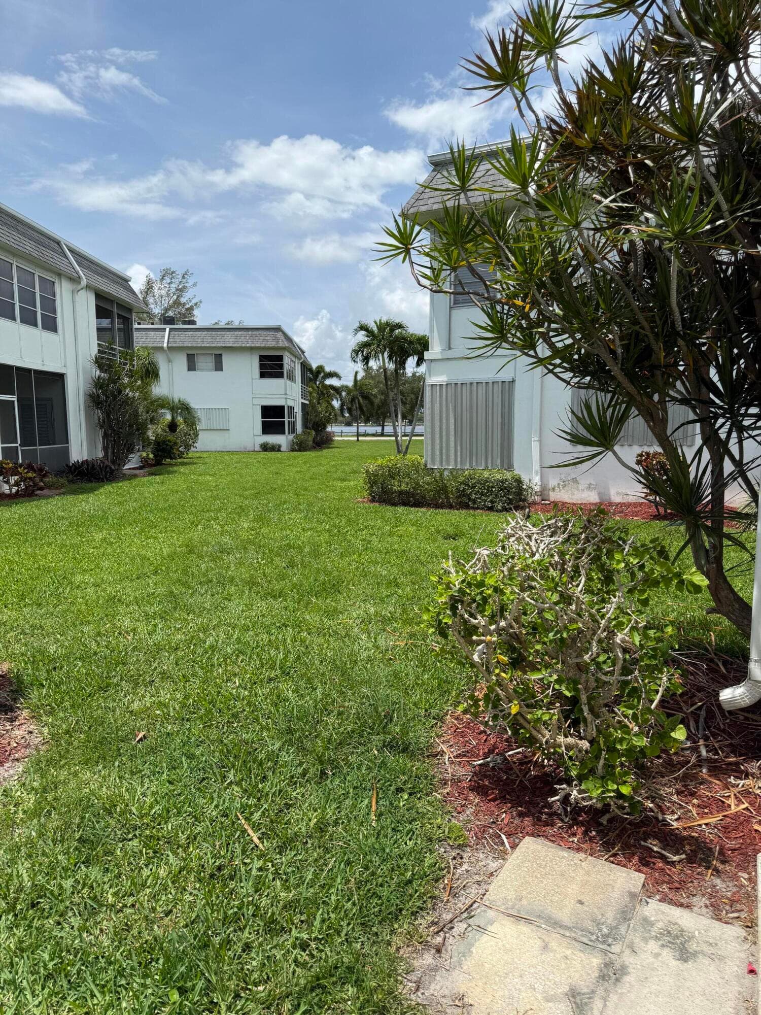 3040 Lake Osborne Drive 111, Lake Worth Beach, FL 33461 — photo 2 of 9