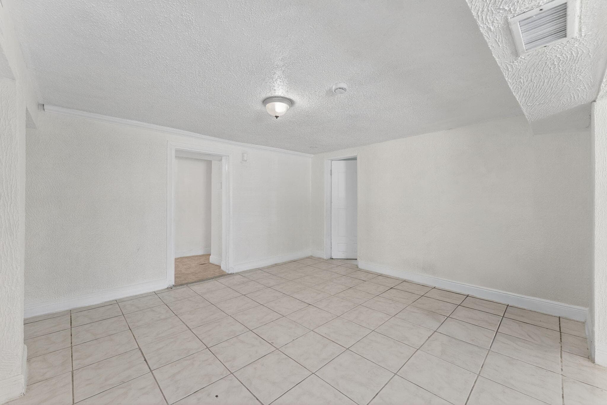 2917 NW 7th Court 2917, Fort Lauderdale, FL 33311 — photo 4 of 28