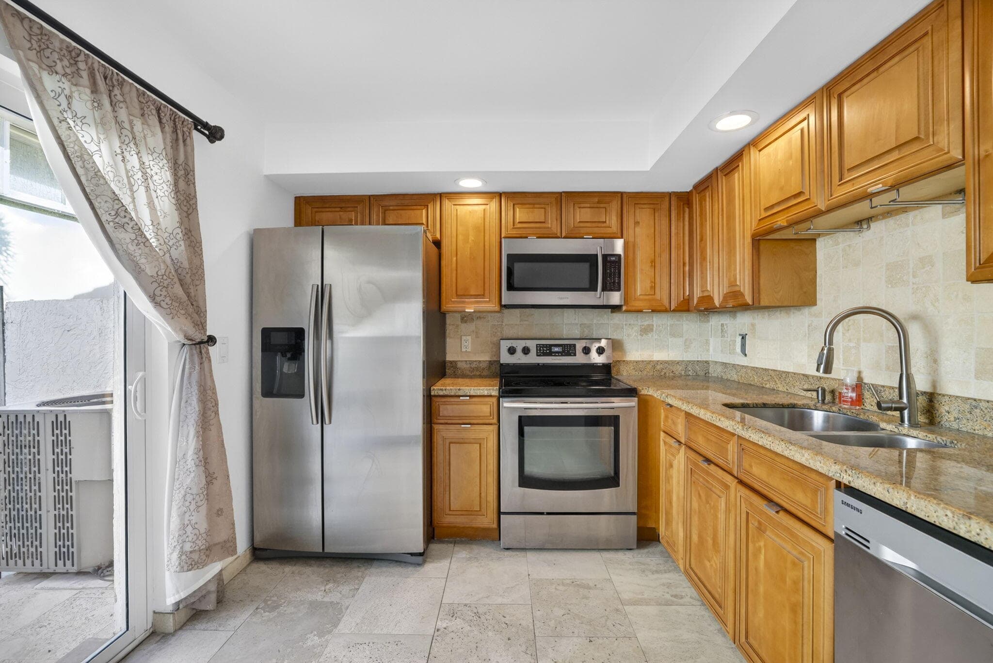 3221 NE 15th Street A, Pompano Beach, FL 33062 — photo 10 of 29