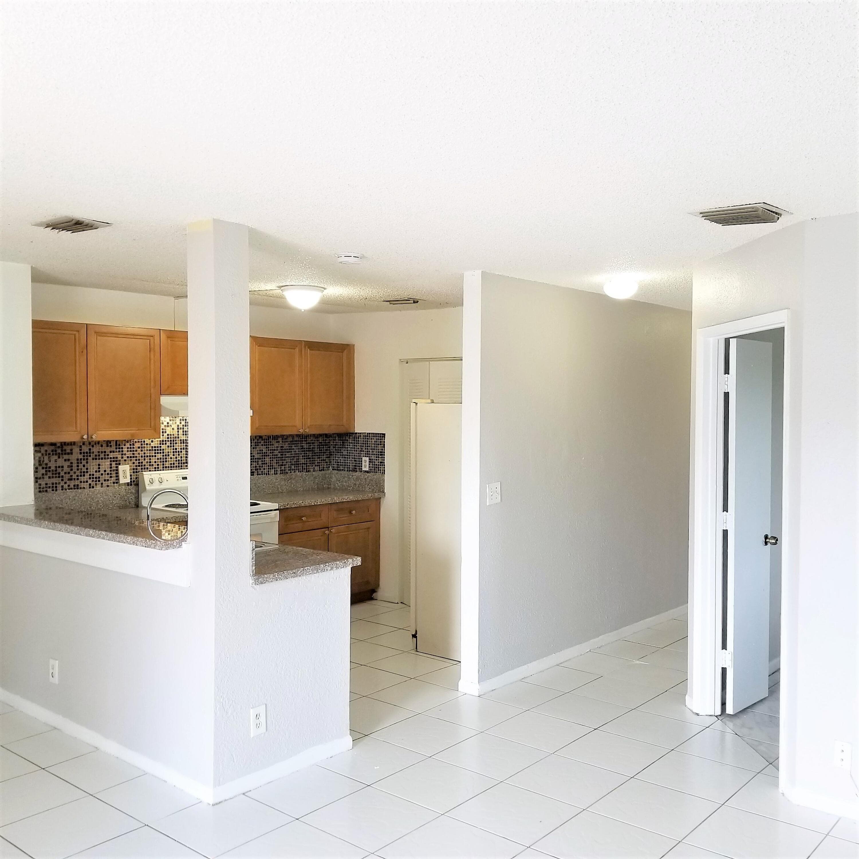 11403 NW 35th Street, Coral Springs, FL 33065 — photo 3 of 19