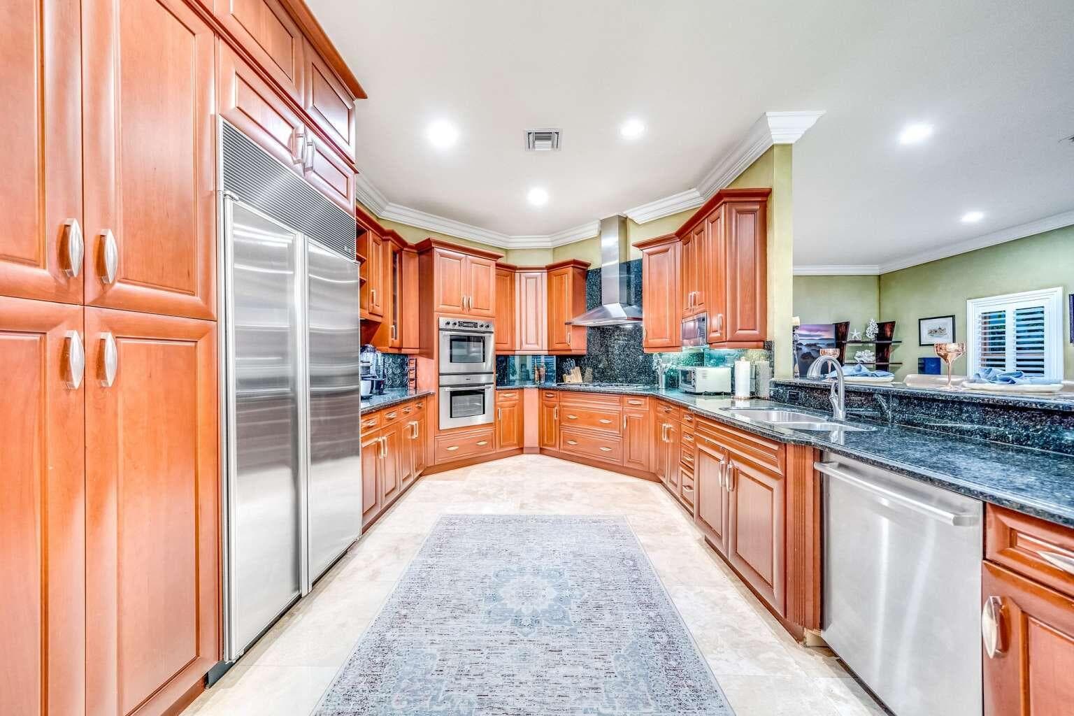 512 NE 12th Avenue, Fort Lauderdale, FL 33301 — photo 13 of 40