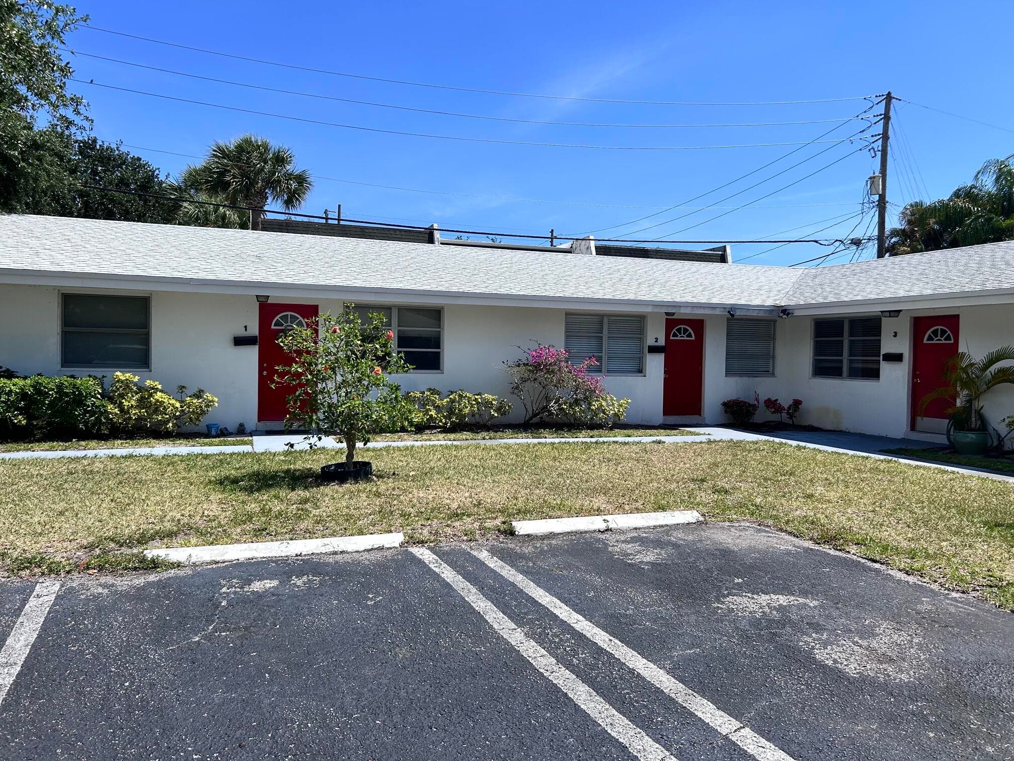 630 Prosperity Farms Road 2, North Palm Beach, FL 33408 — photo 3 of 13