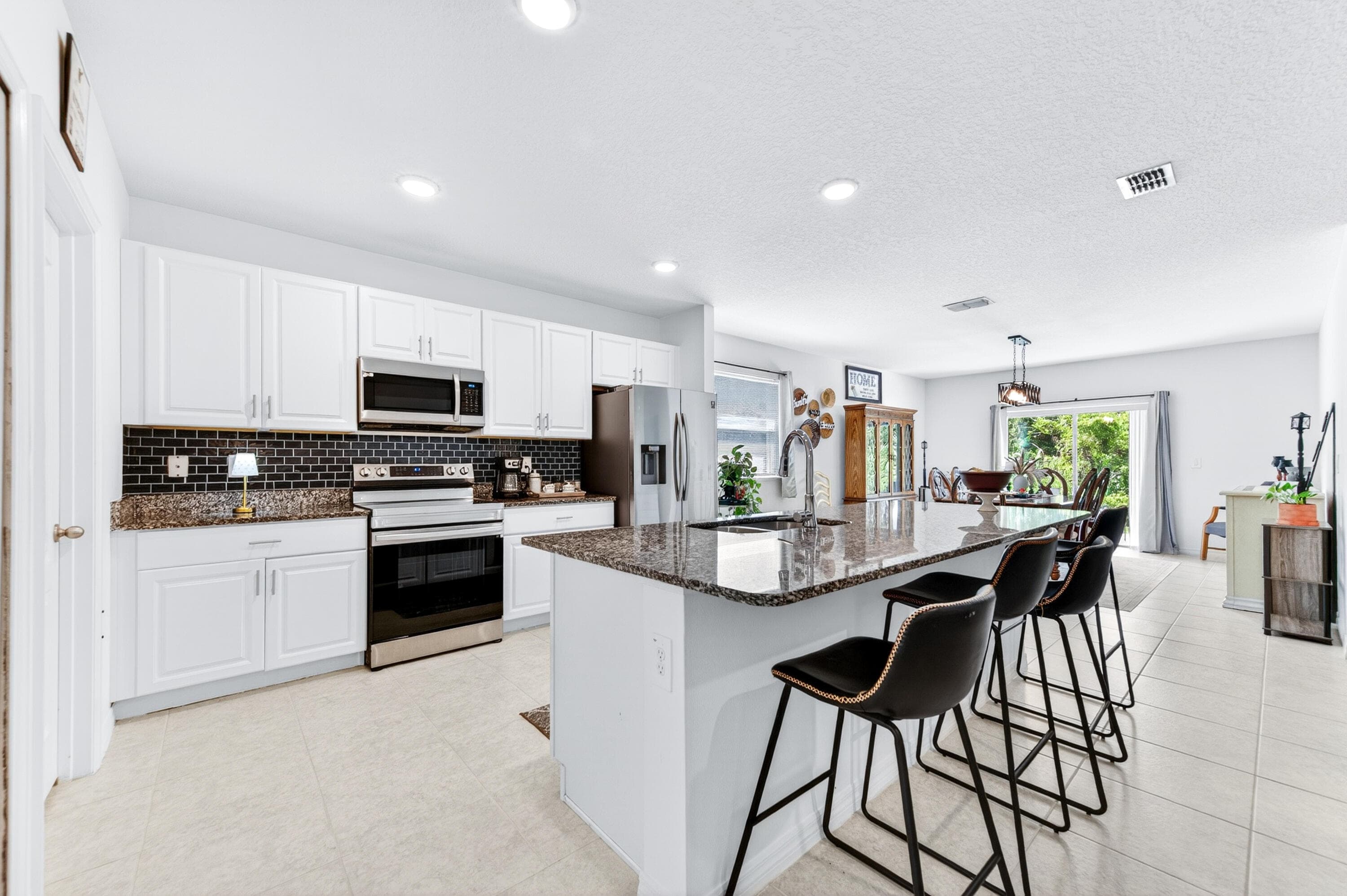 180 SE Dolphin St Street SE, Palm Bay, FL 32909 — photo 10 of 42